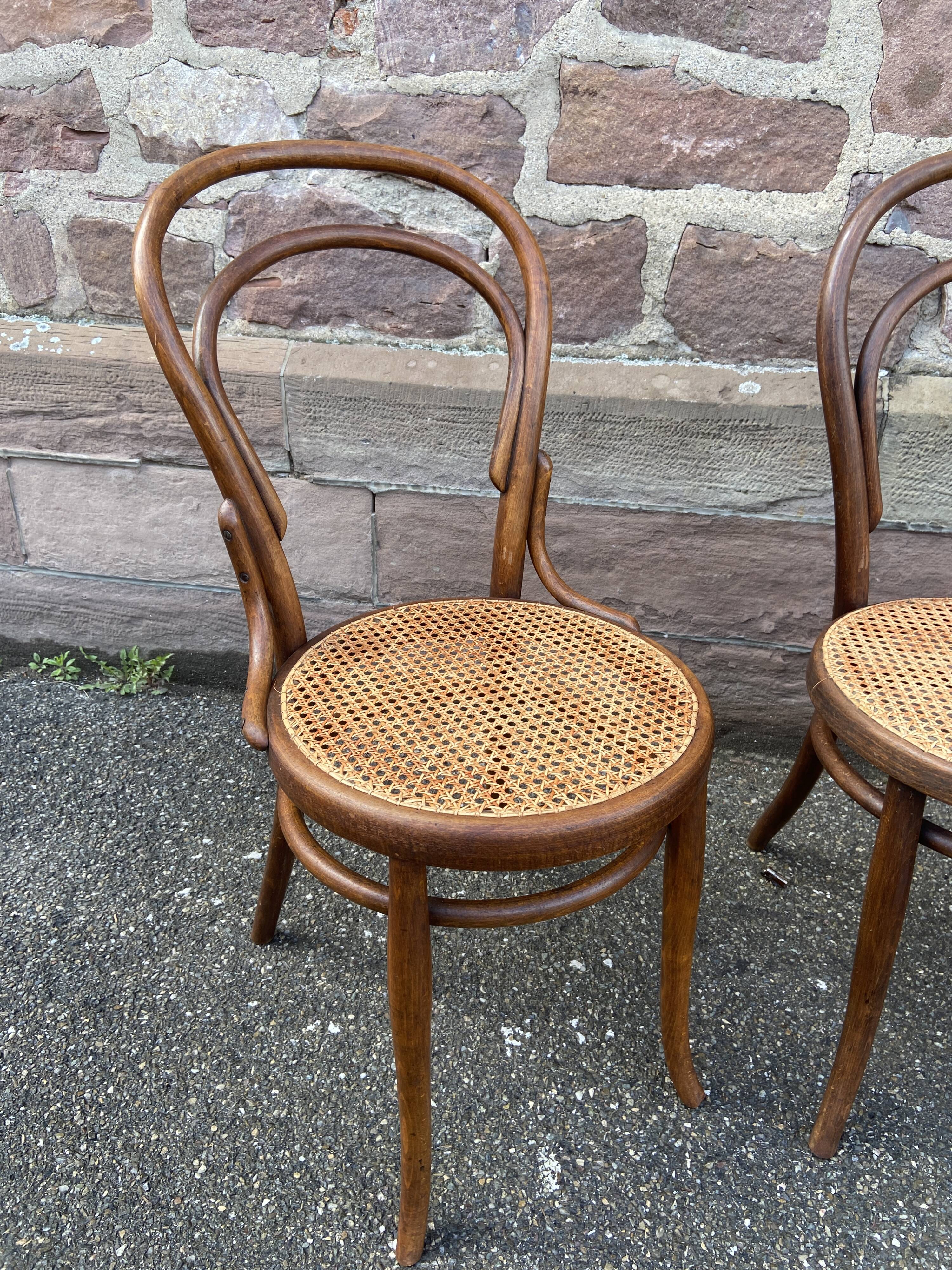 Lot of 4 chairs mismatched bistro curved wood