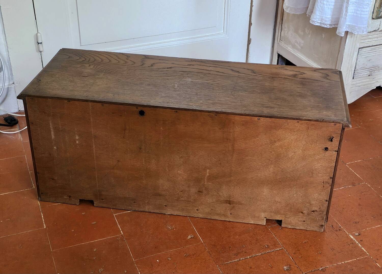 Mother-of-pearl inlaid desk top
