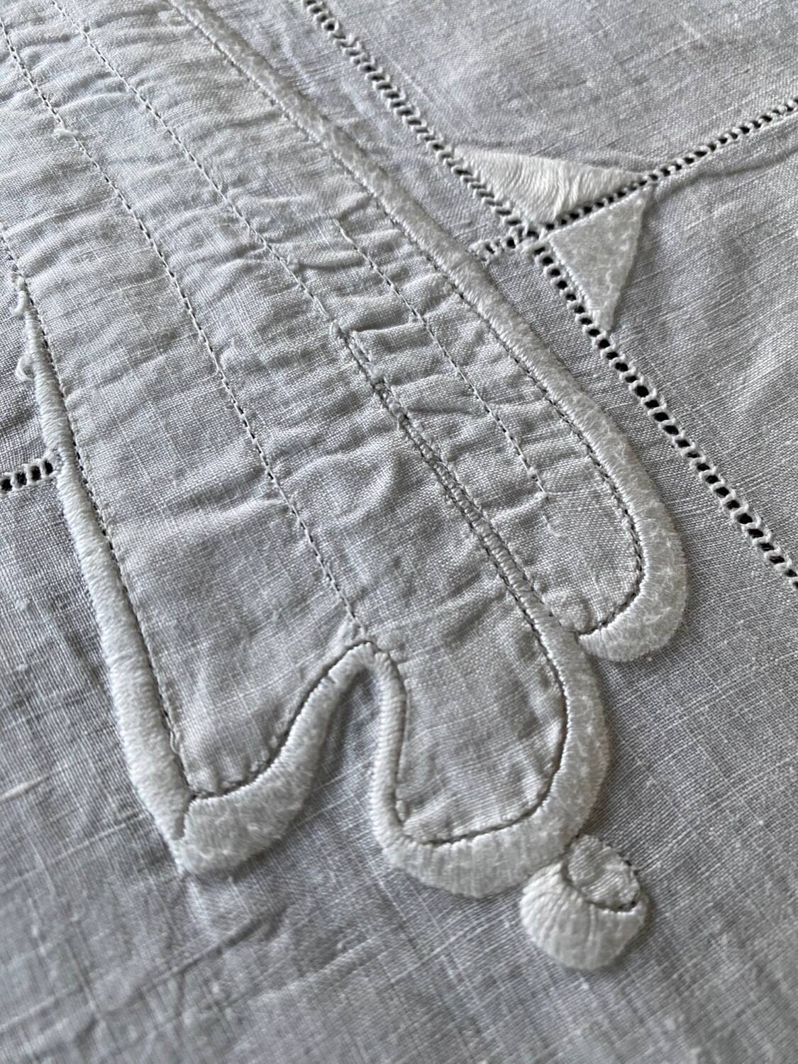 Tablecloth and 12 embroidered and monogrammed napkins