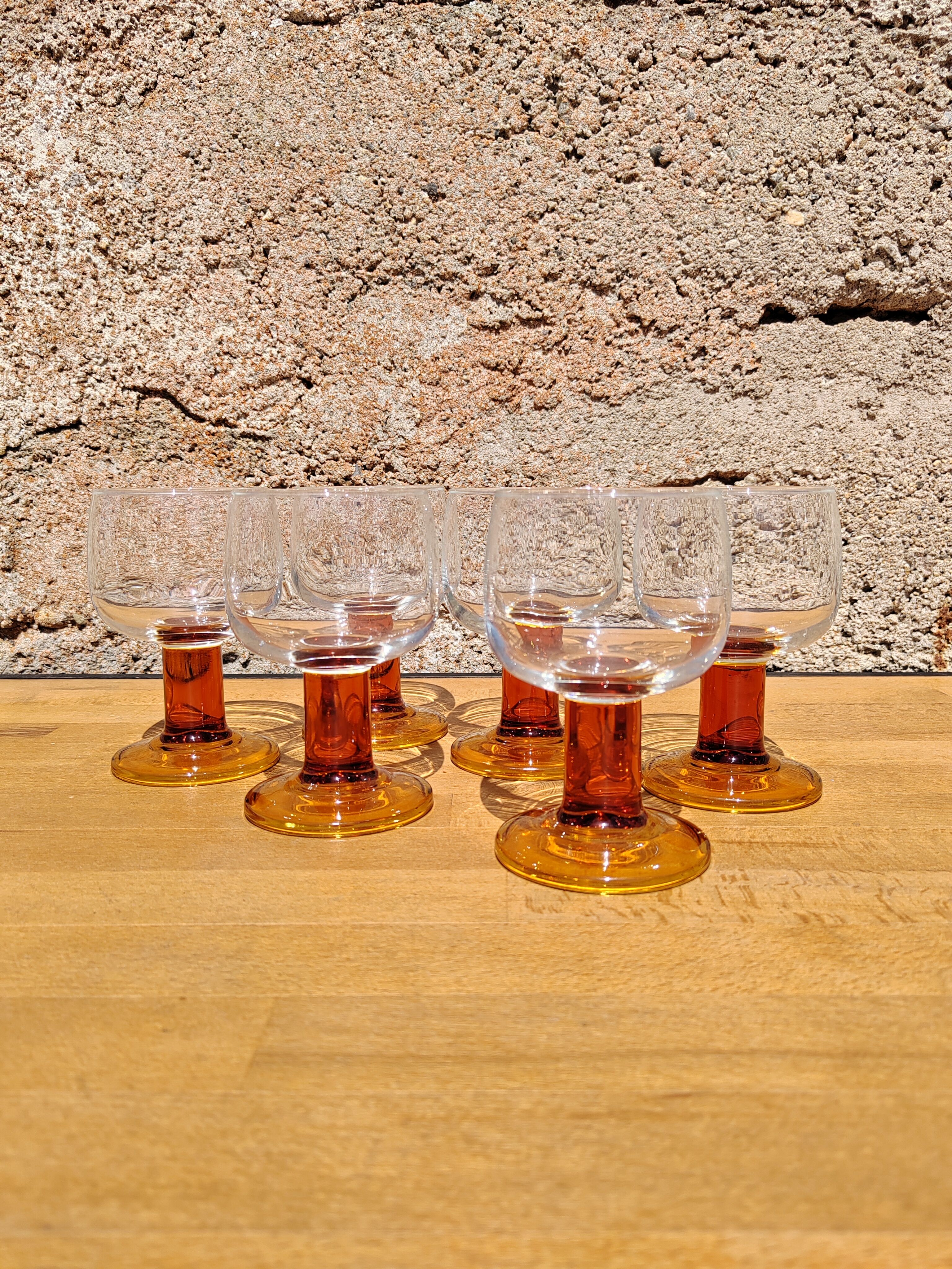 Suite of 6 water glasses 70s