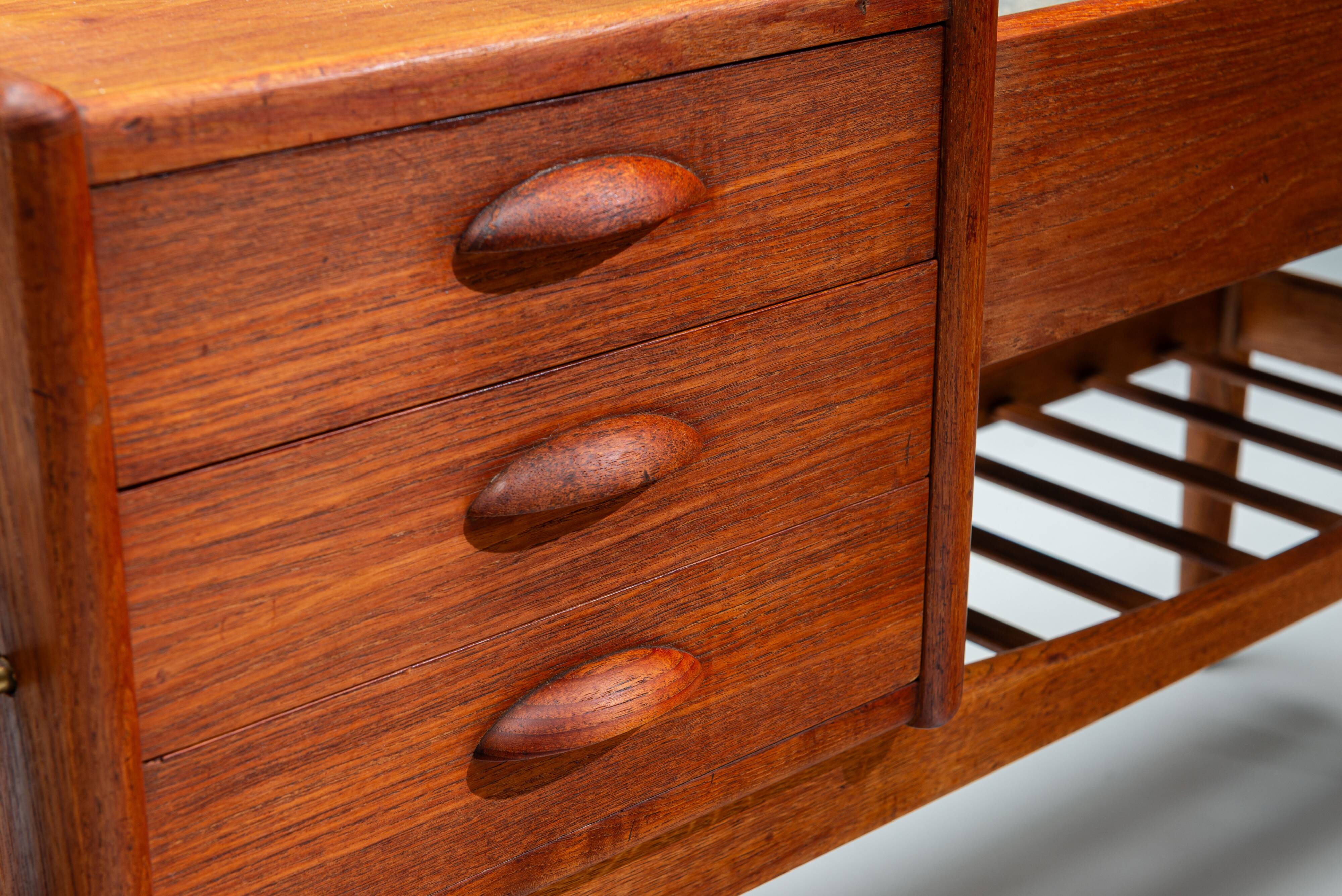 No. 36 teak planter by Arne Wahl Iversen for Vinde Møbelfabrik