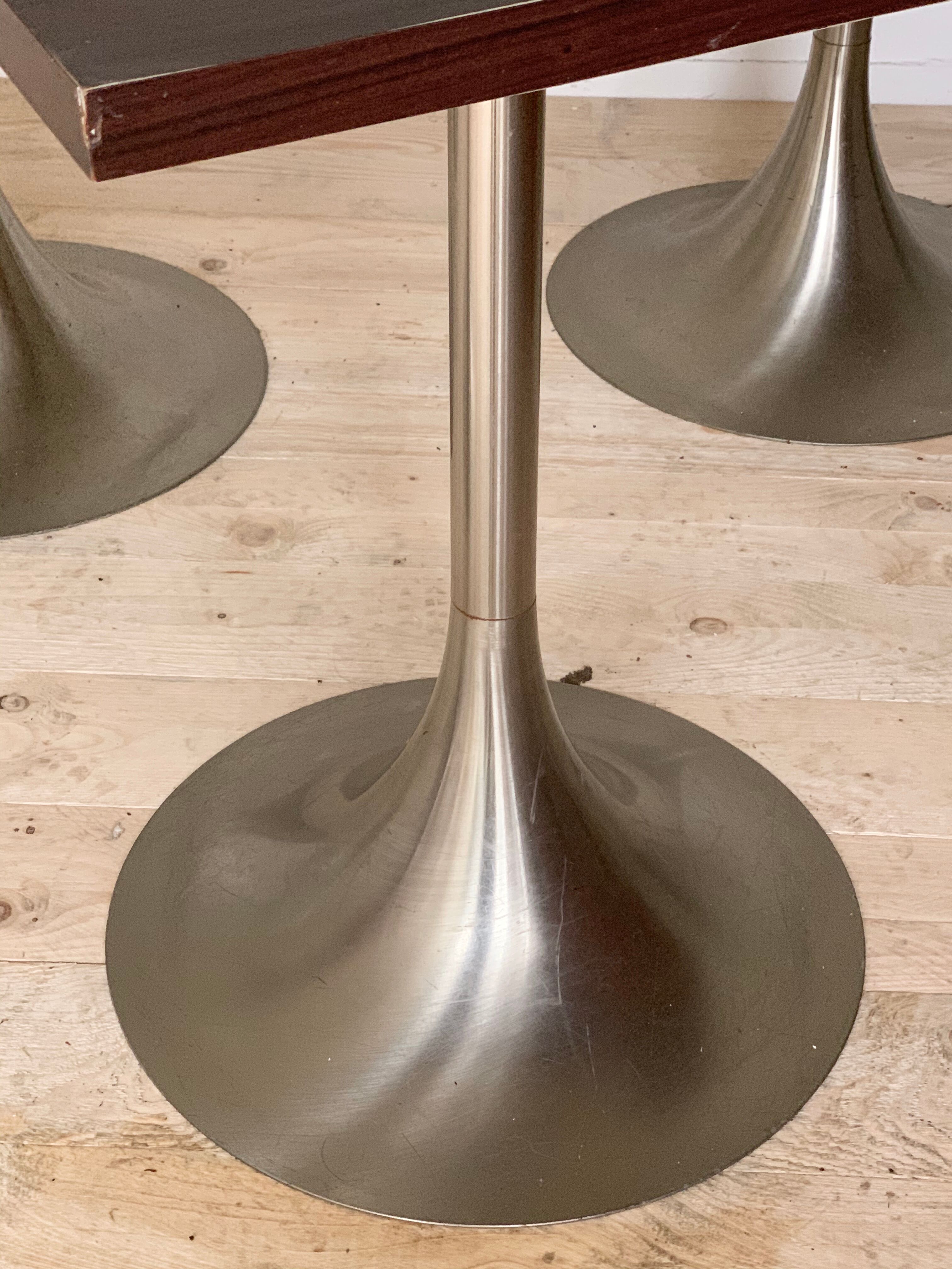 Lot de 7 tables bistrot pied tulipes