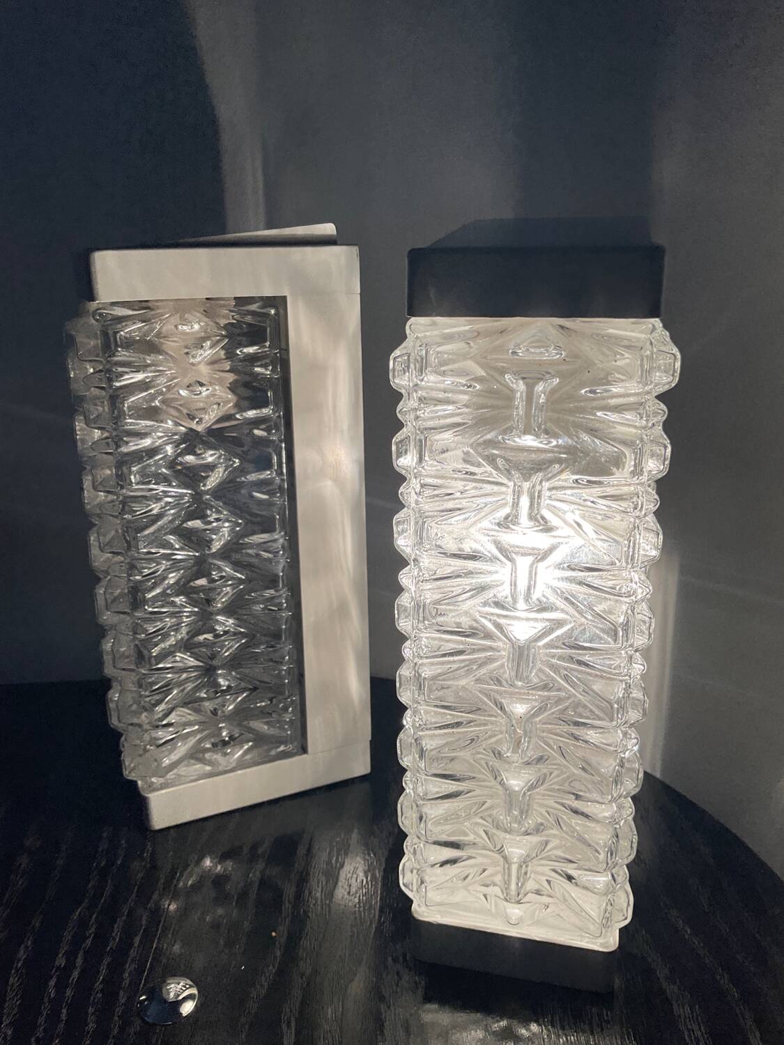 Paire d’appliques Erco en verre moulé années 70