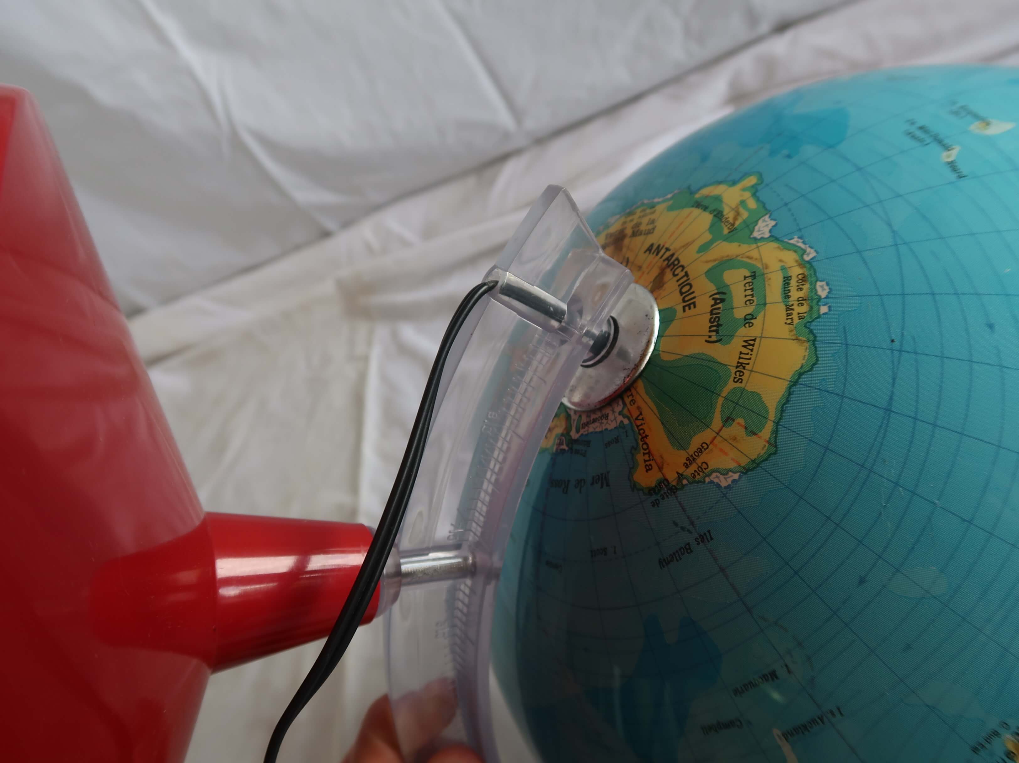 Luminous terrestrial globe