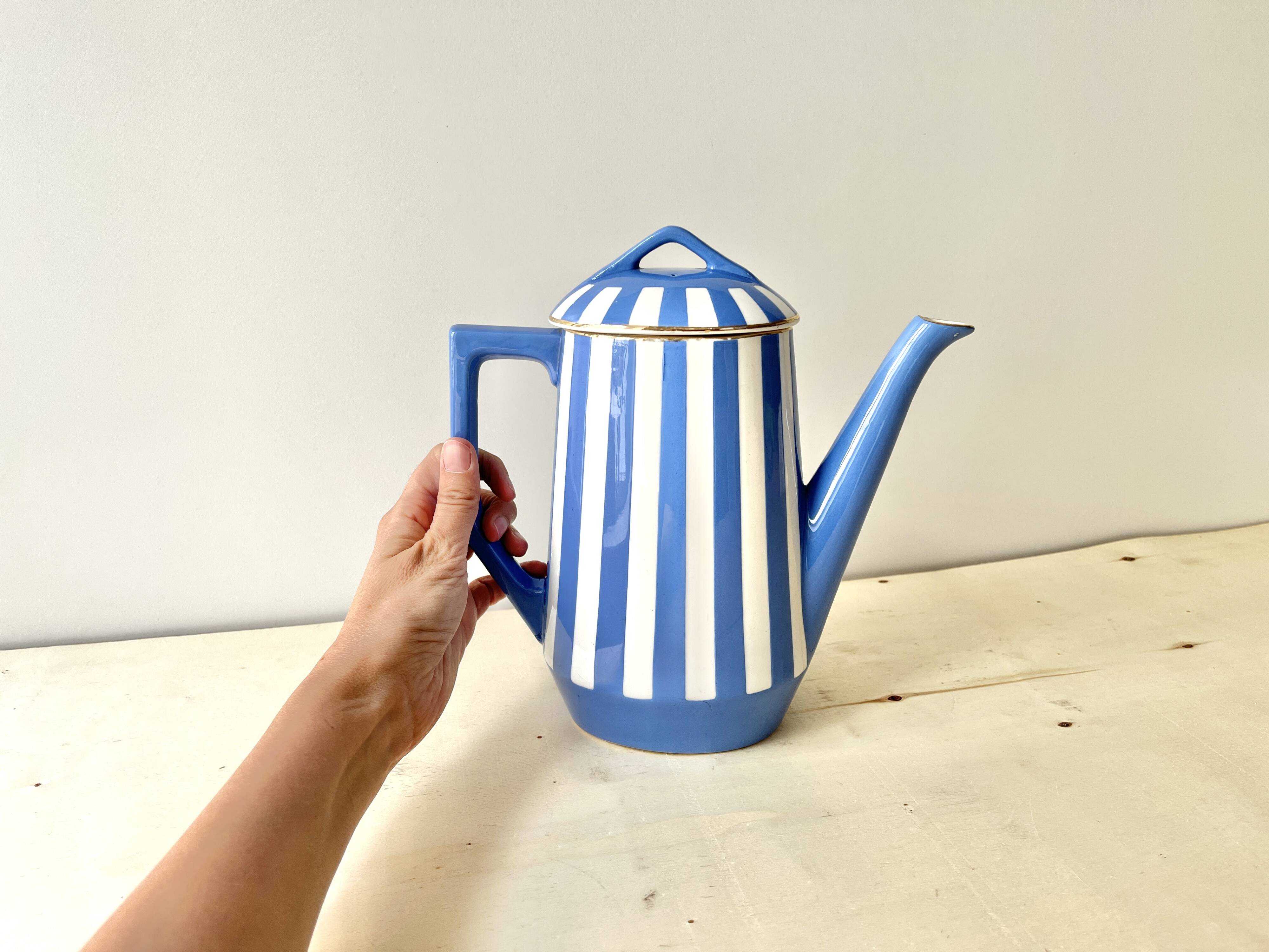 Large Fox Trott Sarreguemines coffee pot in art deco earthenware, 1930s vintage