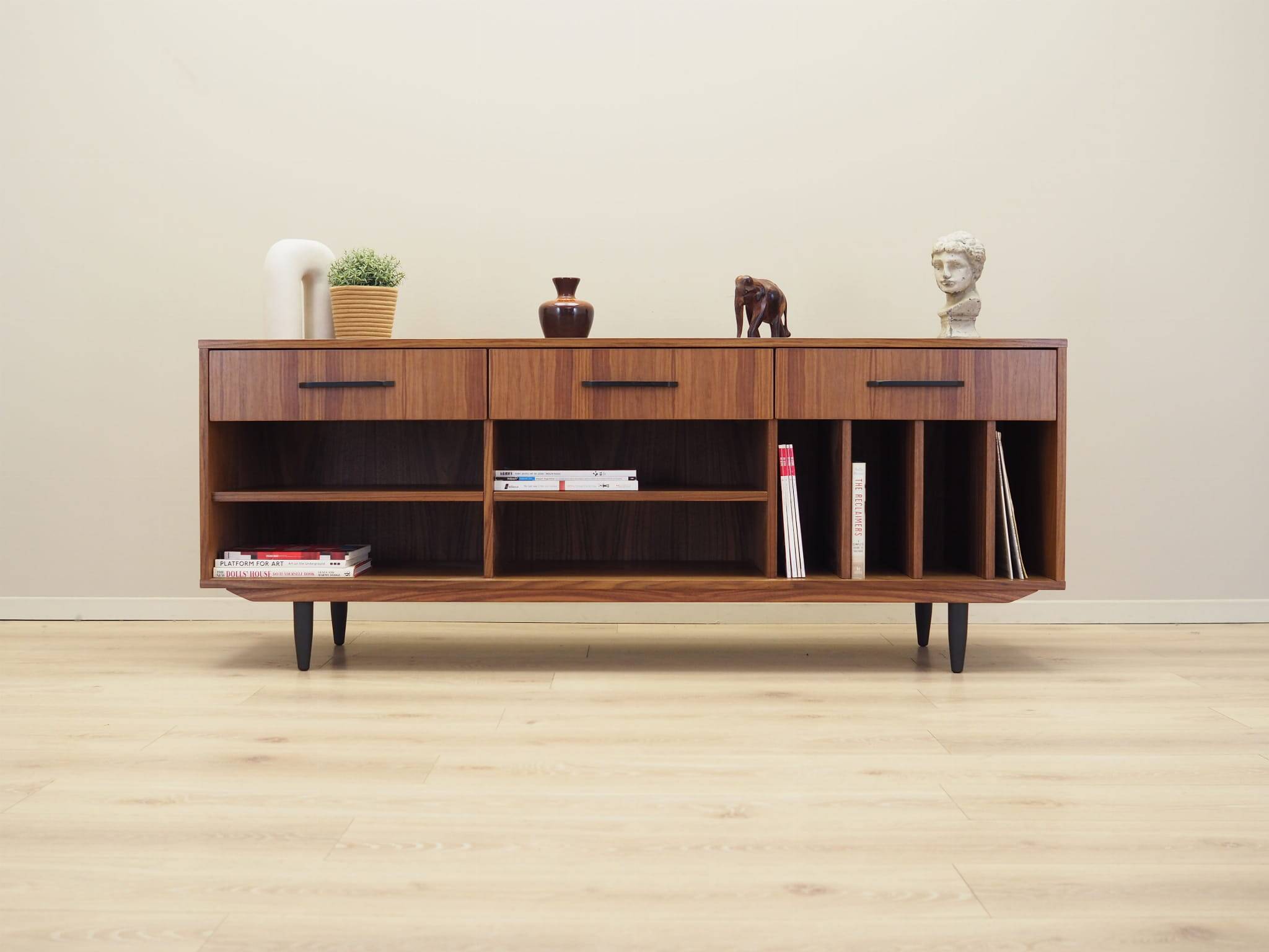 Enfilade en noyer, design scandinave