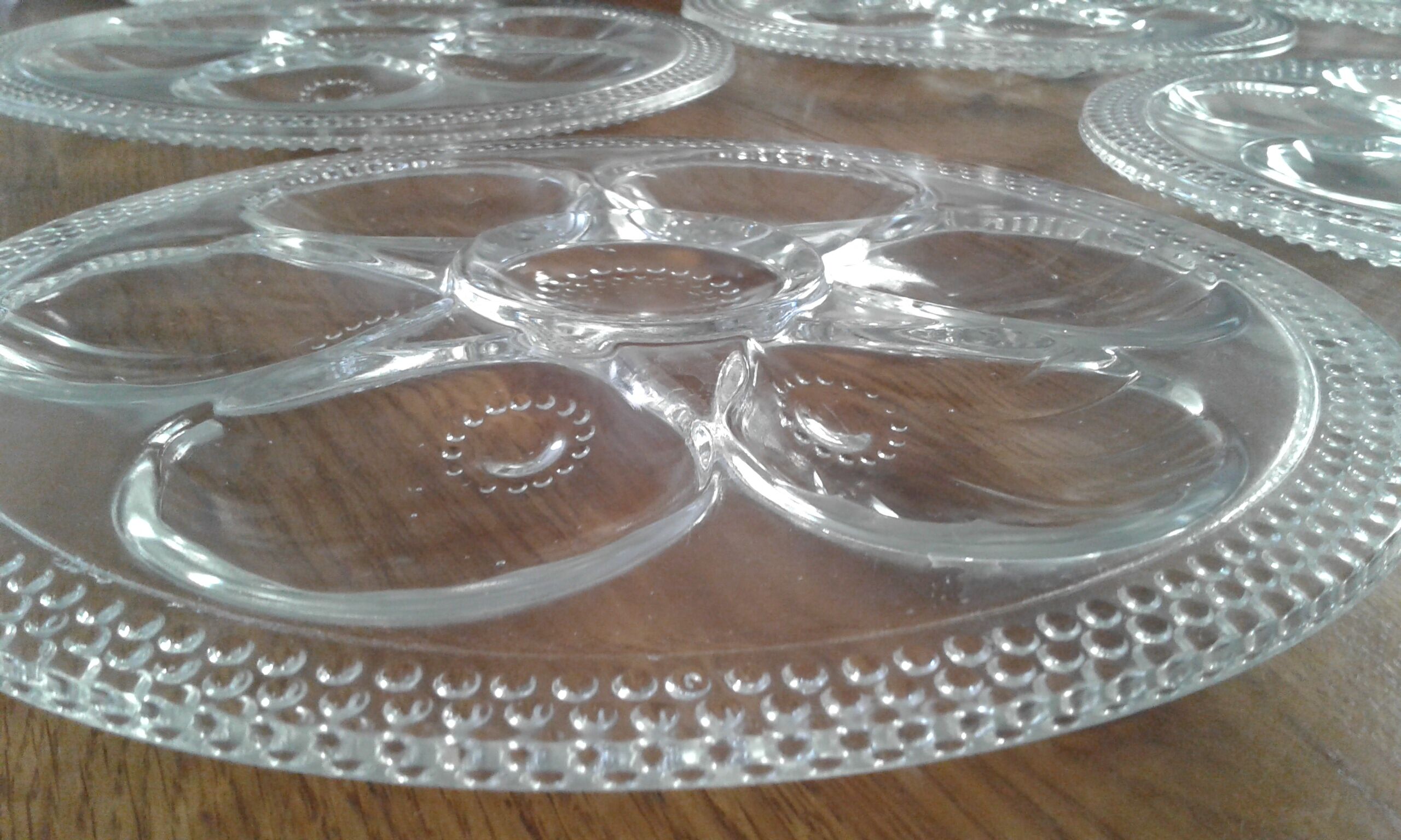 6 Glass oyster plates