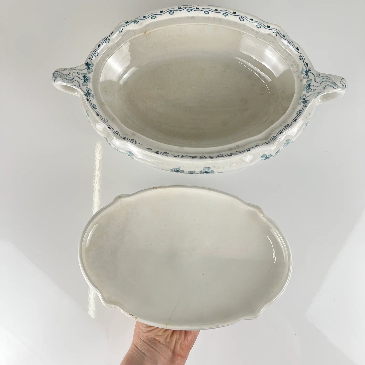 Vegetable dish Villeroy & Boch model "Clover - Klee", blue, 1890-1900