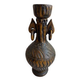 Ringed terracotta vase