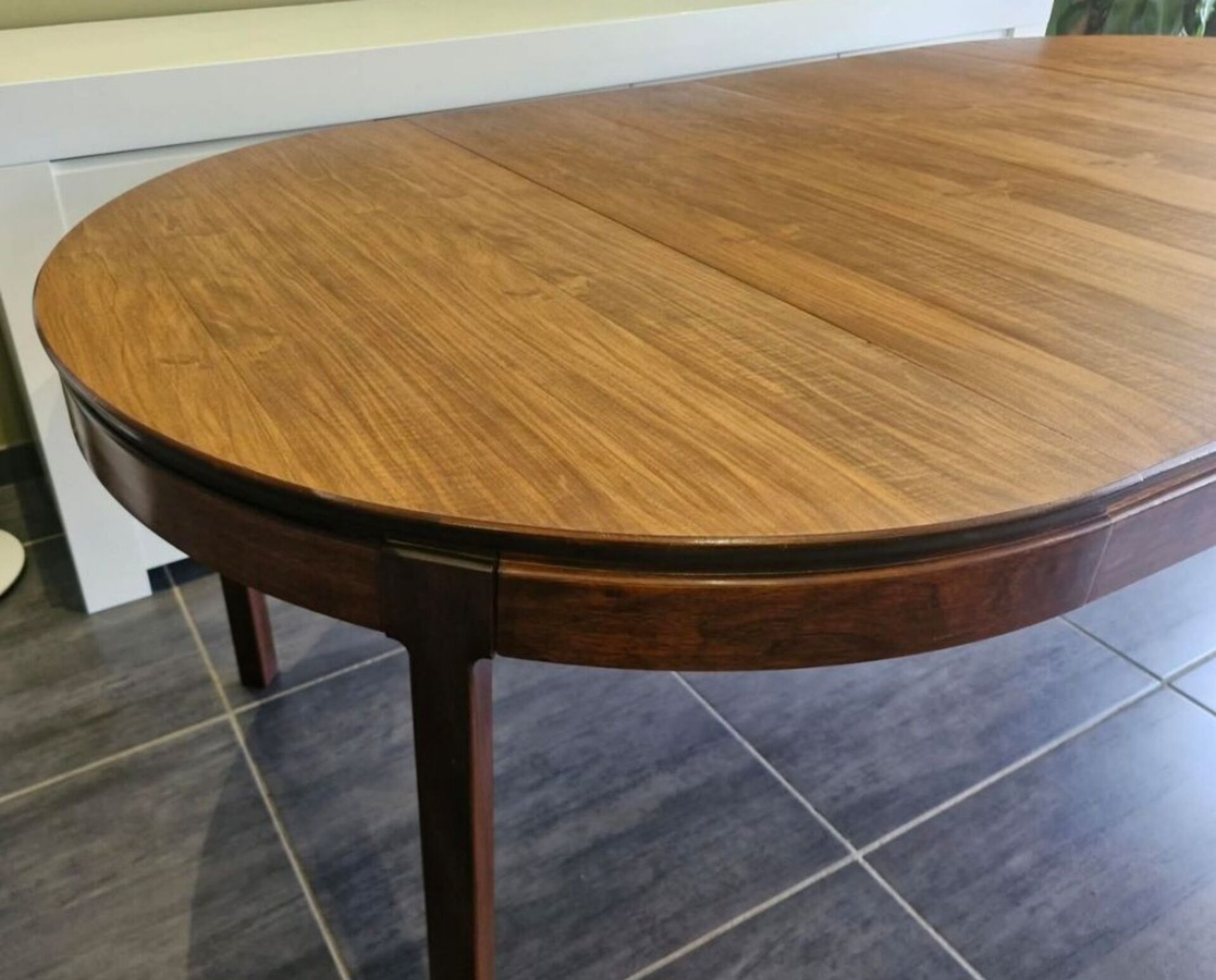Extendable Scandinavian table in teak, 1970s.