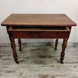 Bureau ancien en bois avec tiroir