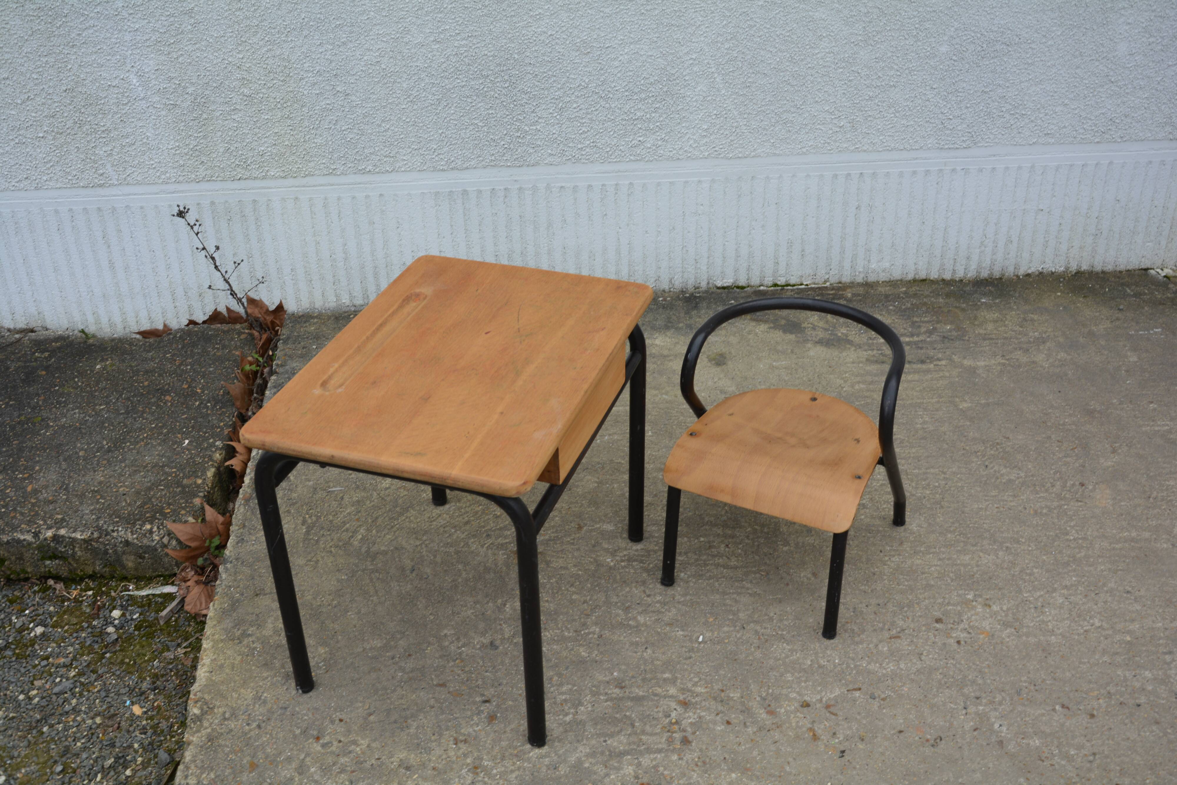 Desk and chair for toddler