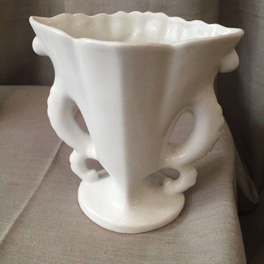 Pair of mariee vases in paris porcelain with floral decoration