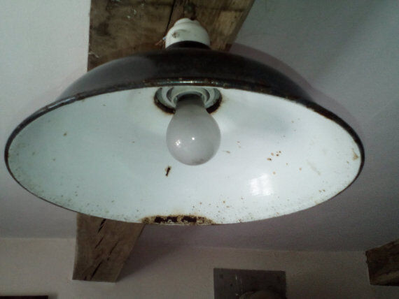Black enamelled suspension