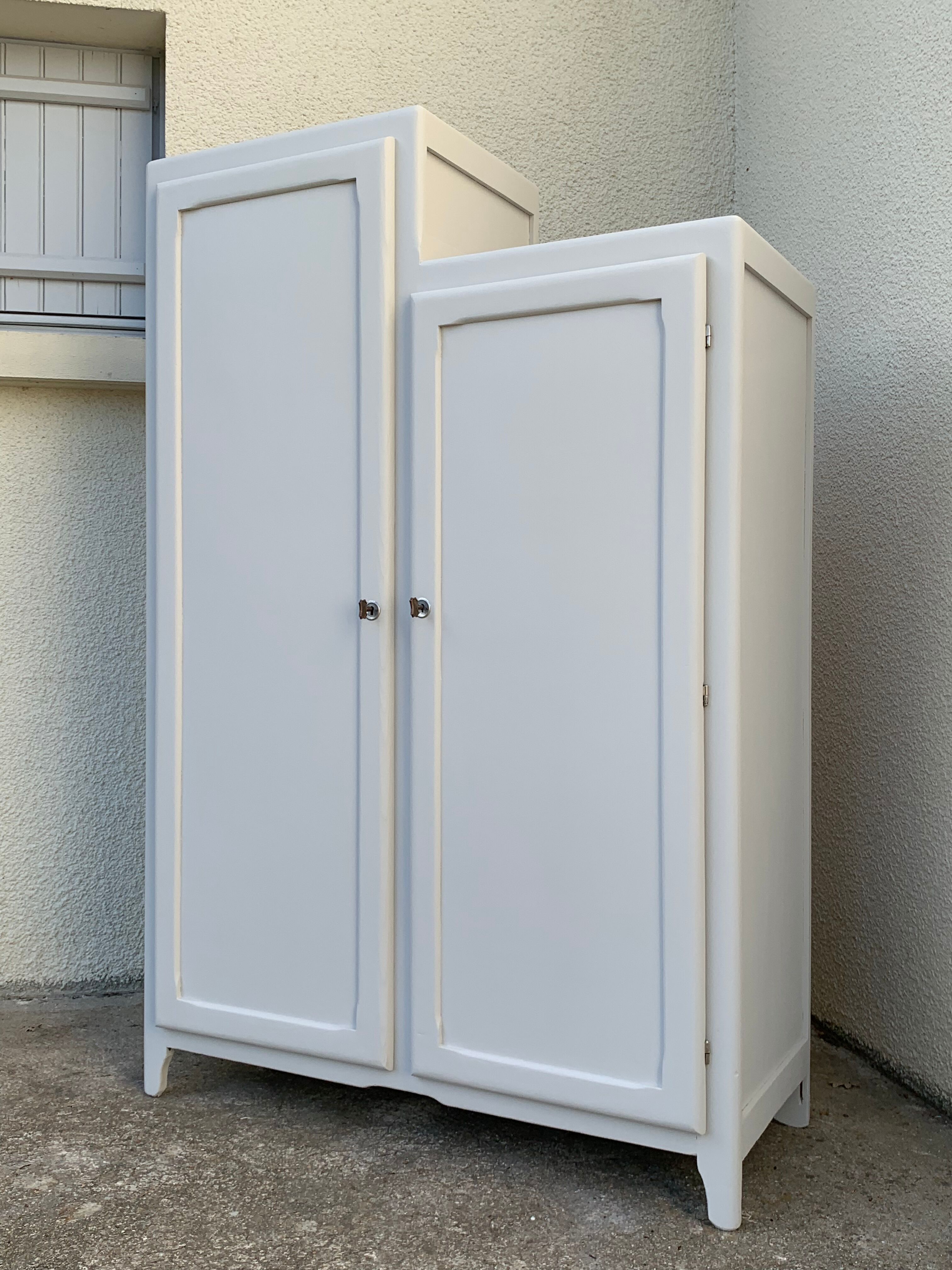 Asymmetrical Parisian wardrobe 1940
