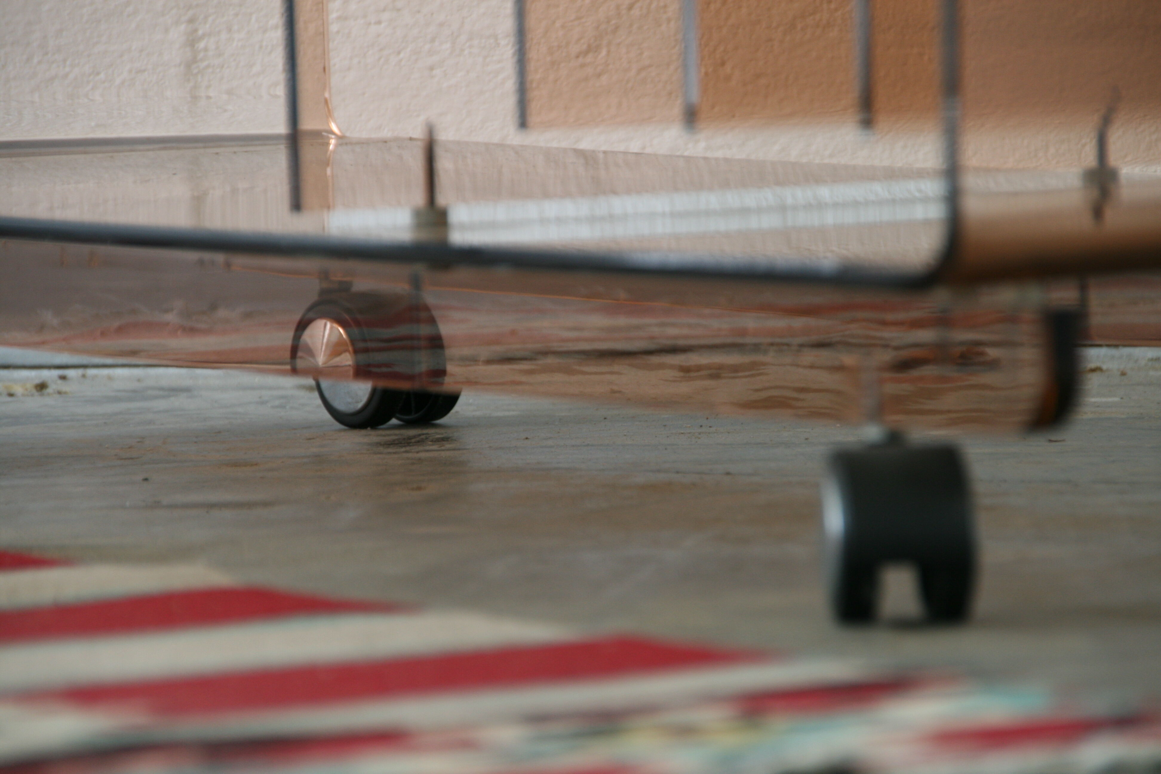 Vintage plexiglas tv/hifi unit