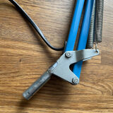 Twist style articulated lamp