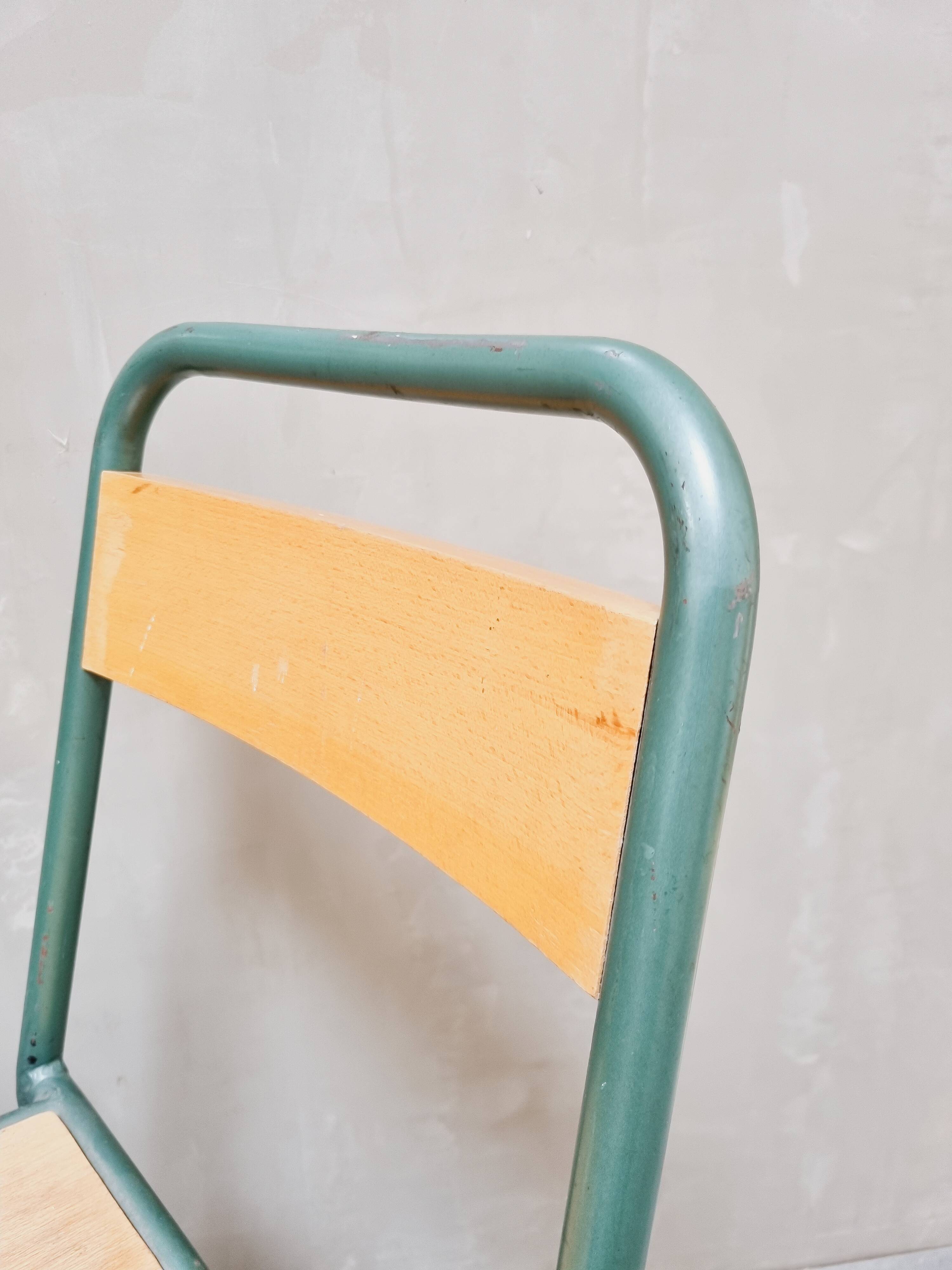 Chaise d'écolier en métal vintage