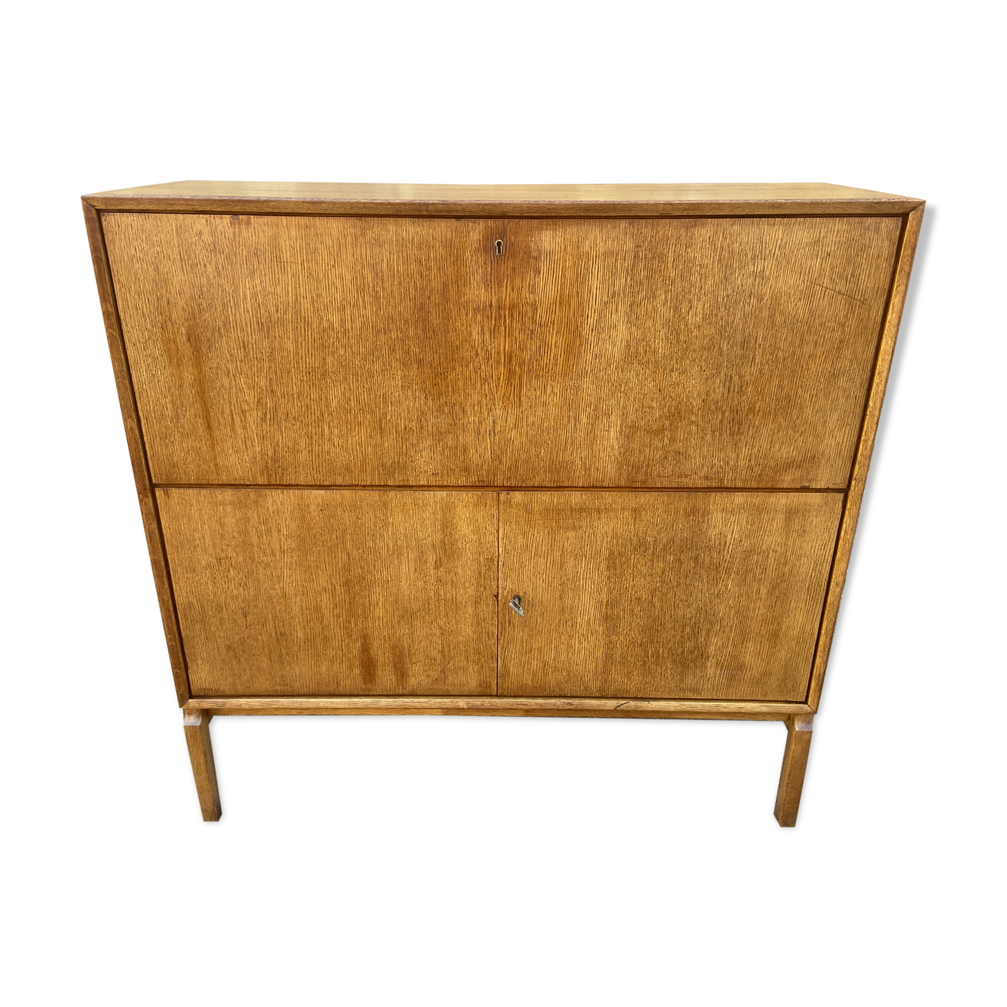 Scandinavian secretary