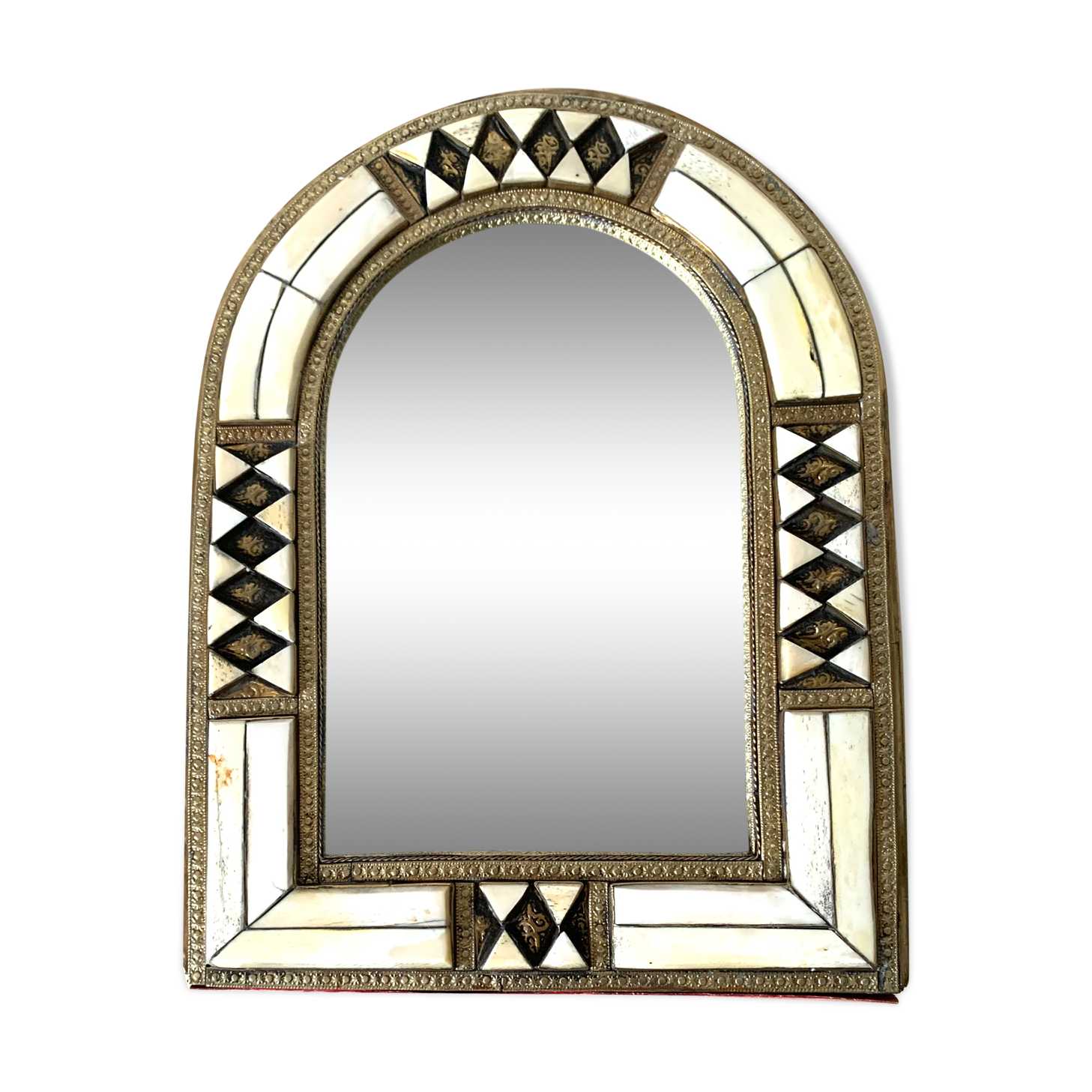 Ethnic mirror