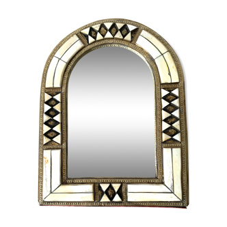 Ethnic mirror