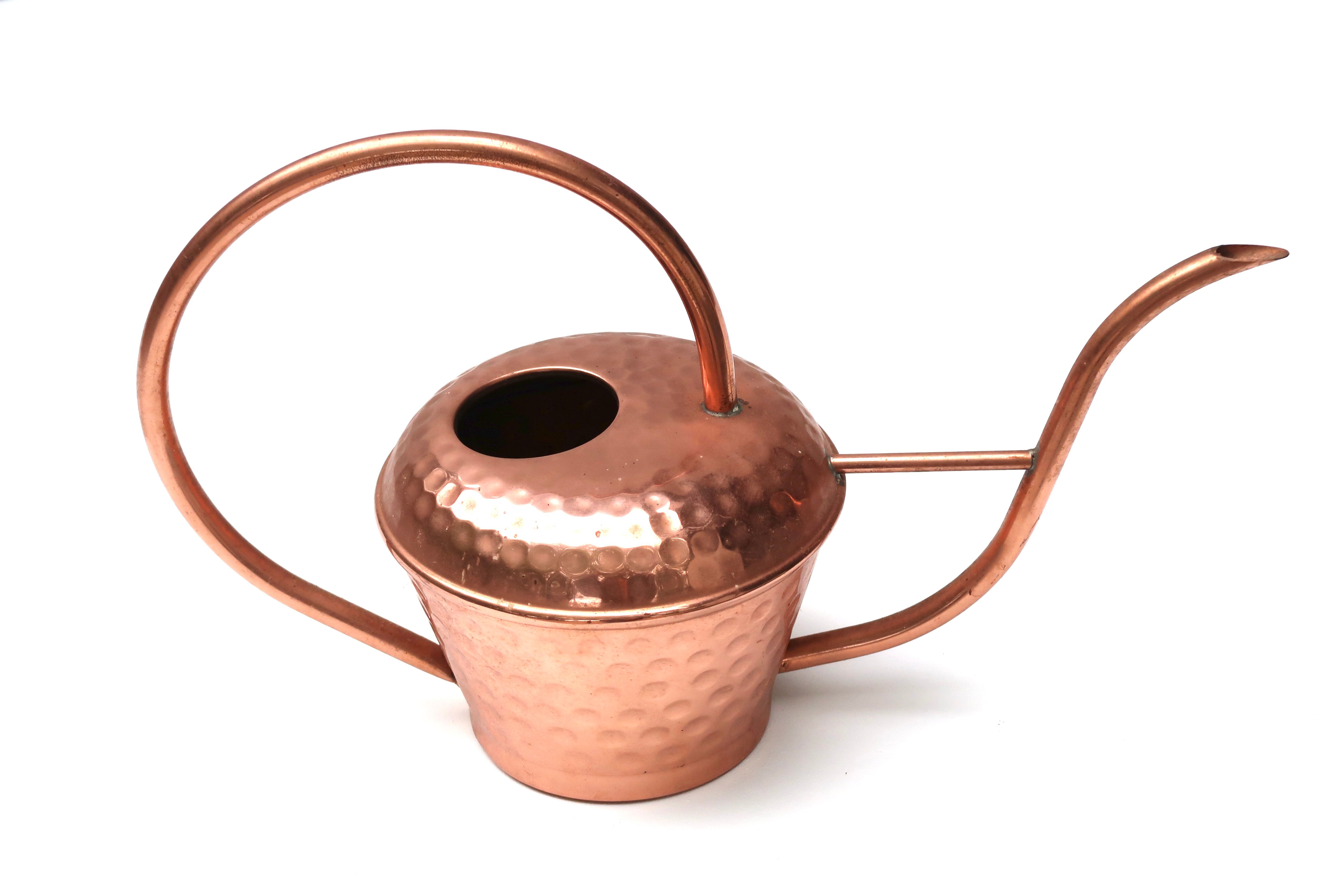 Hammered copper watering can signed Lecellier Villedieu, 60s