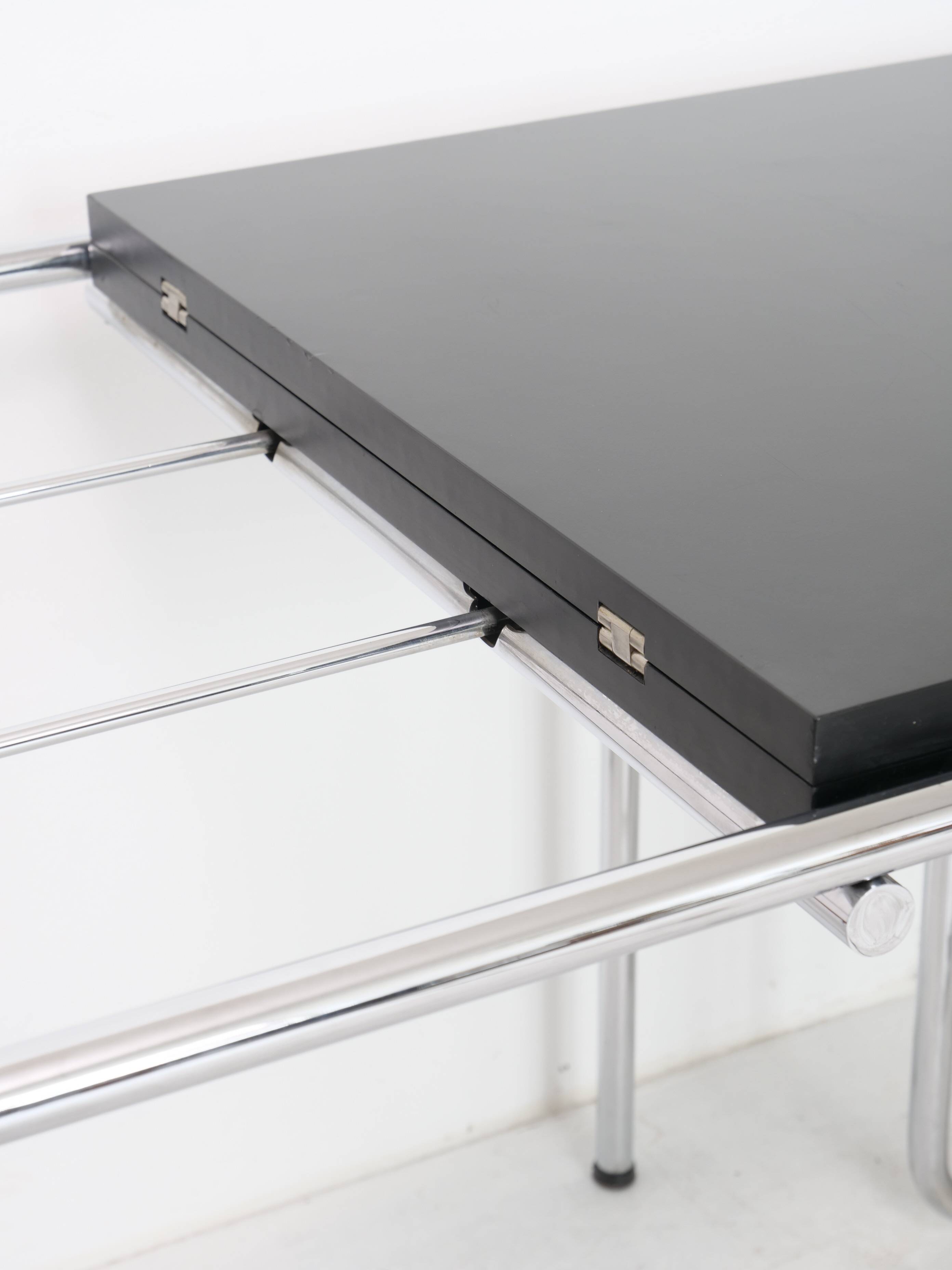 Bauhaus design table model Jean by Eileen Gray