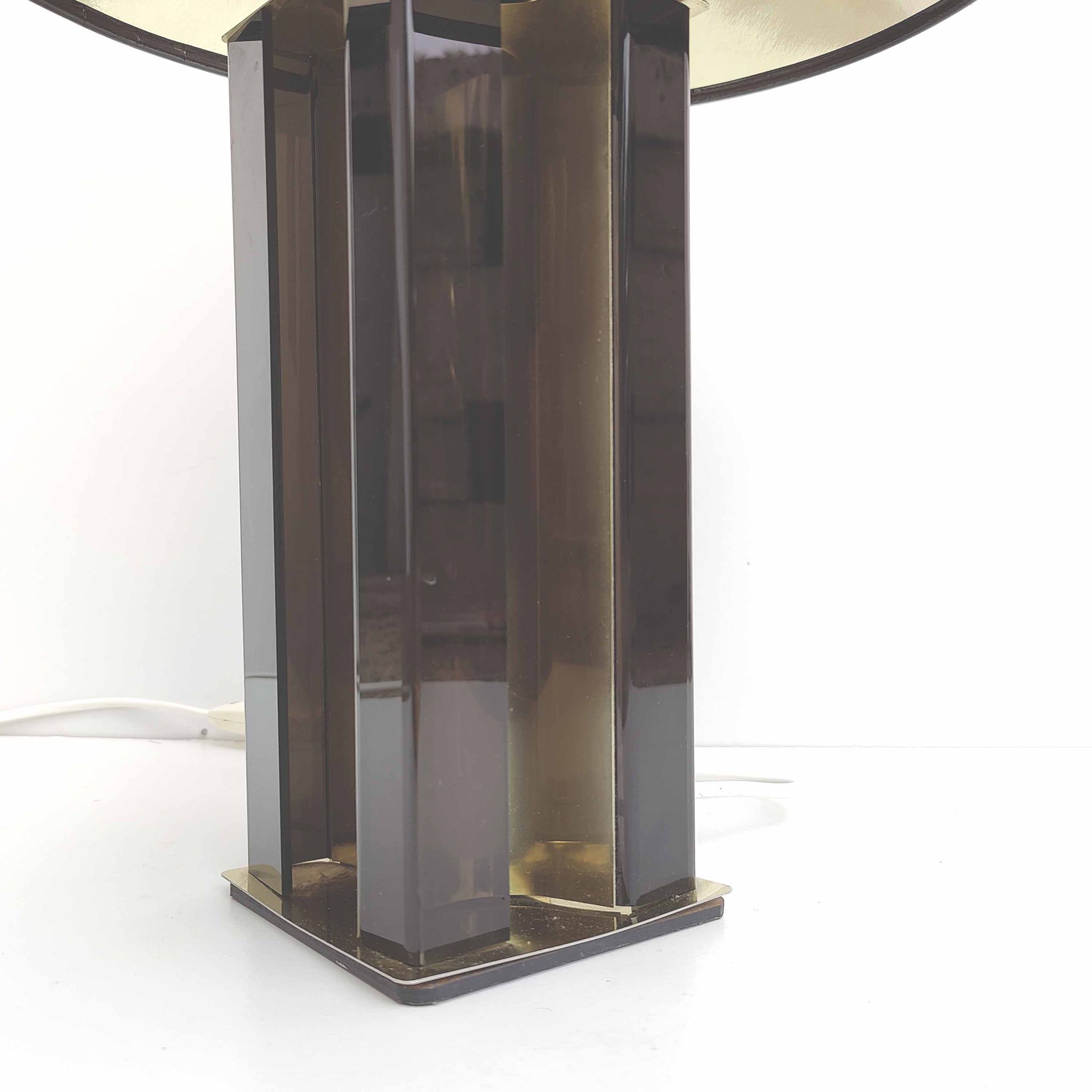 Lampe plexiglas et métal doré années 70