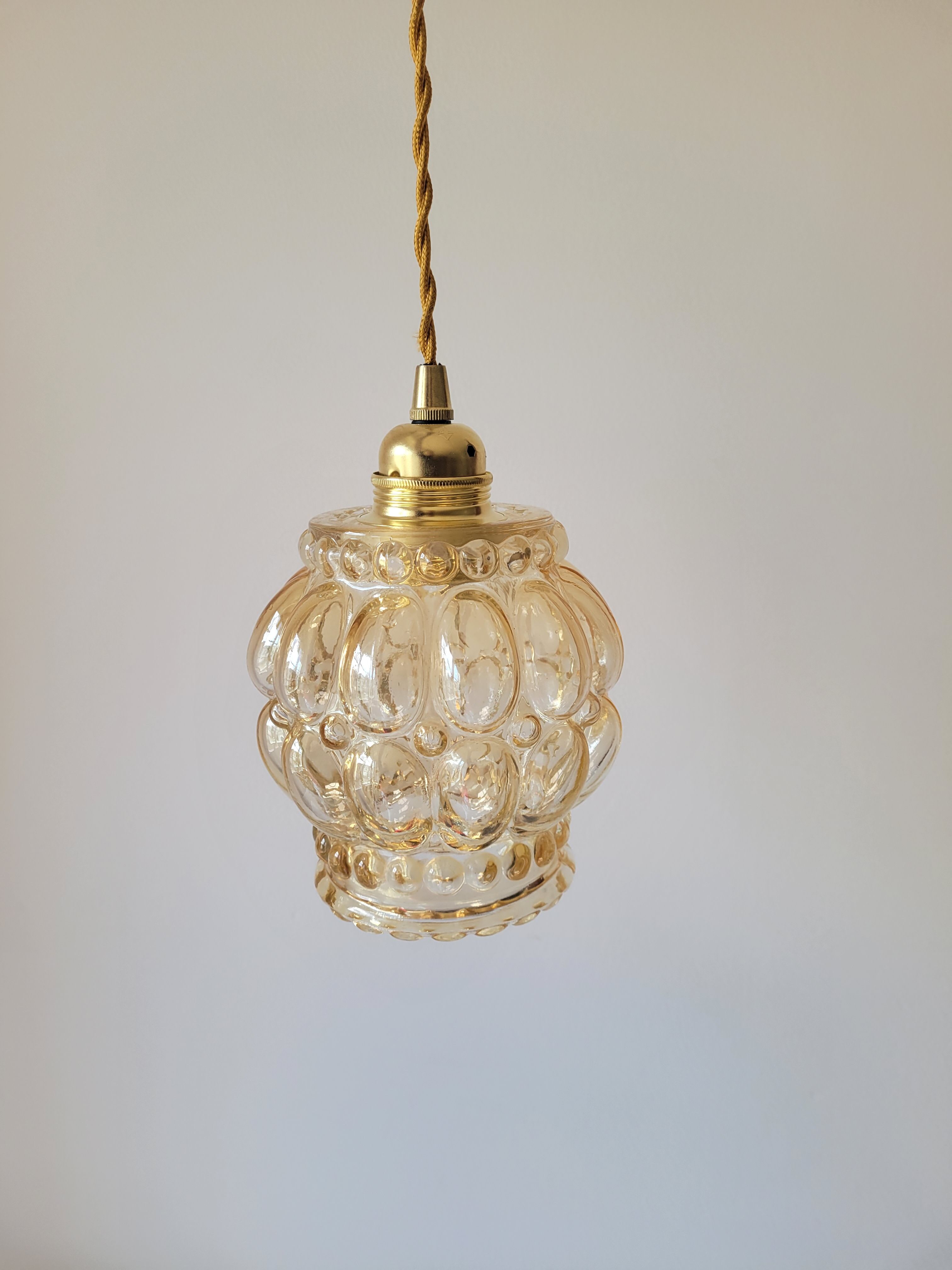 Amber molded glass pendant lamp