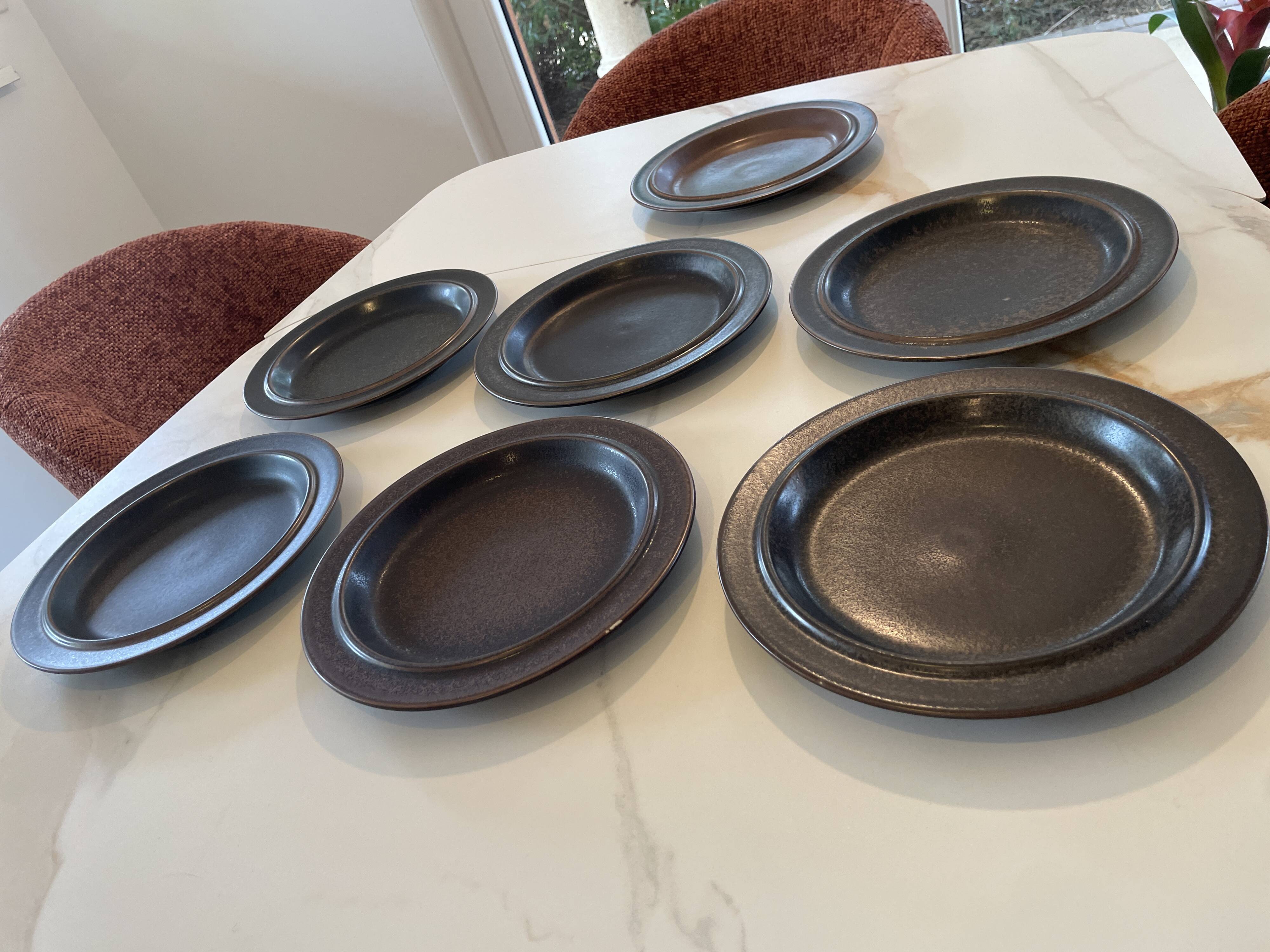 Arabia Ruska 7 grandes assiettes, by Ulla Procopé