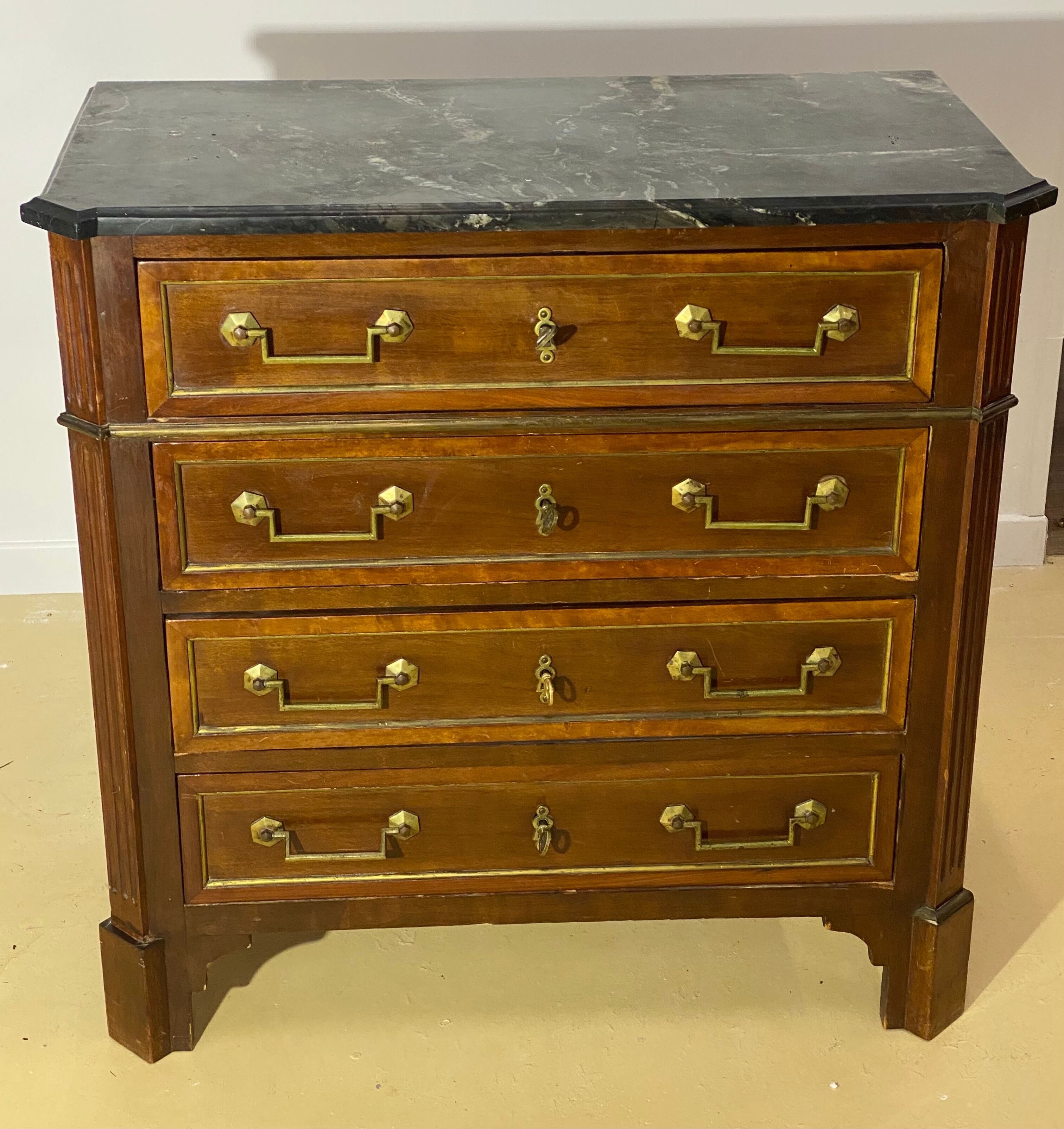 Commode Style Louis XVI