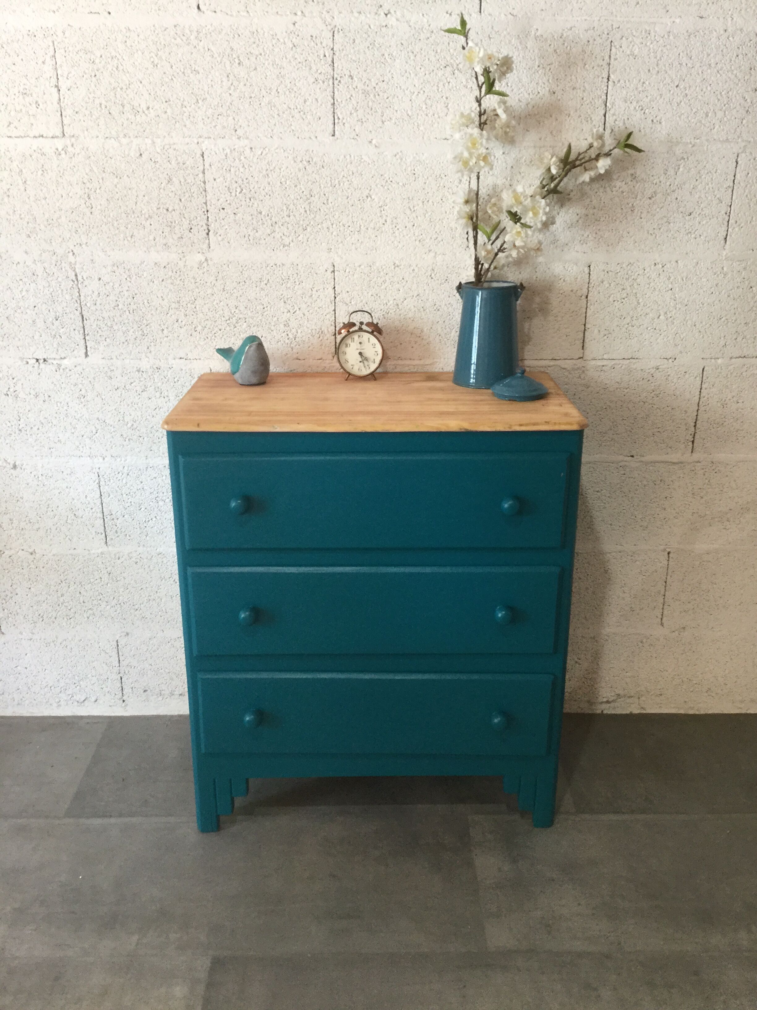 Old chest of drawers