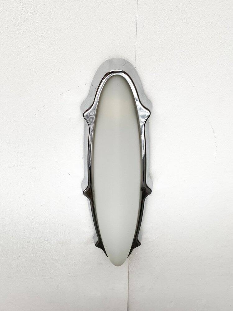 Geco wall light for indoor and outdoor use, postmodern Italian design by Luciano Pagani and Angelo Perversi for Arteluce, 1990s.