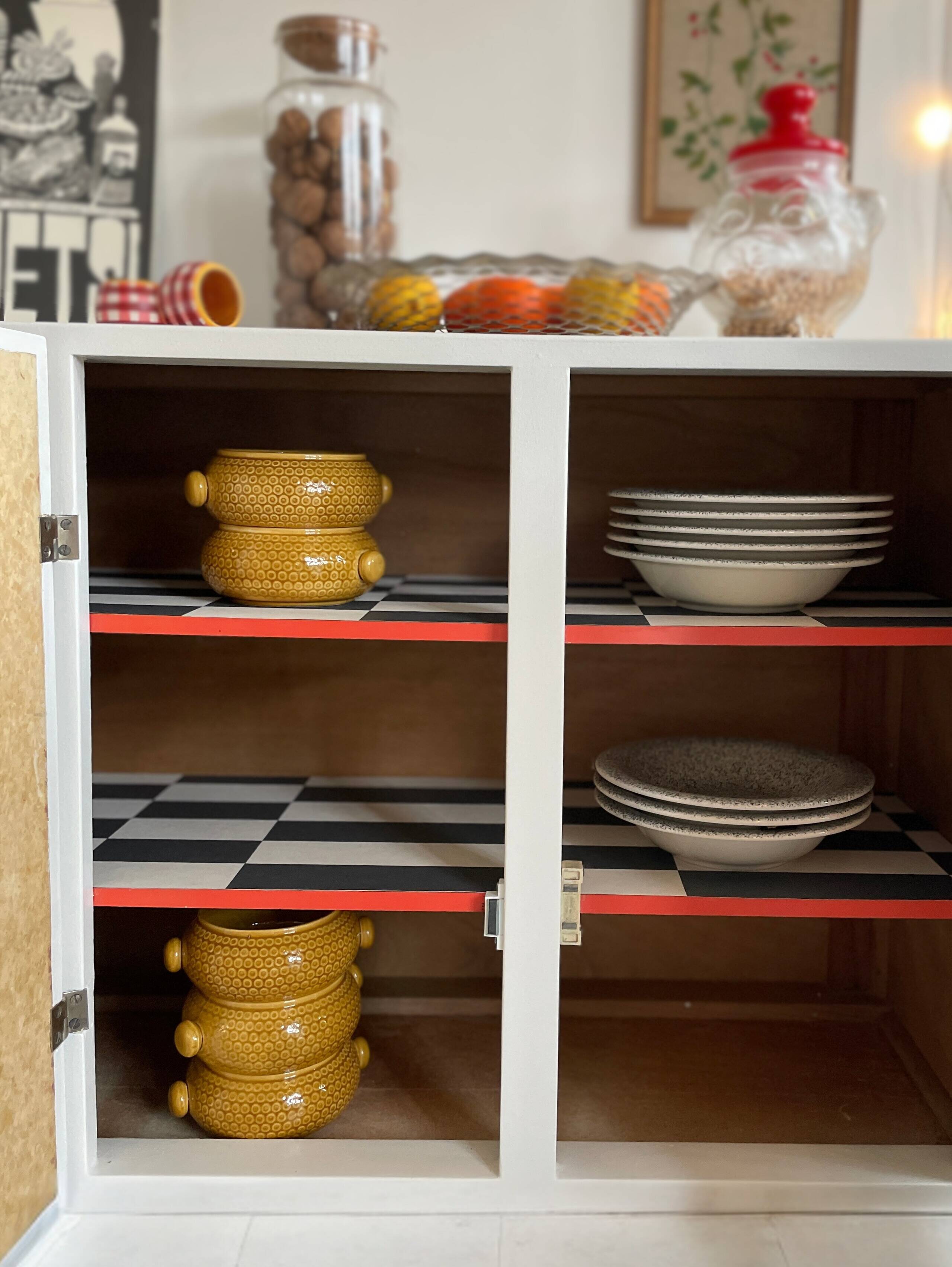 Mado style storage unit