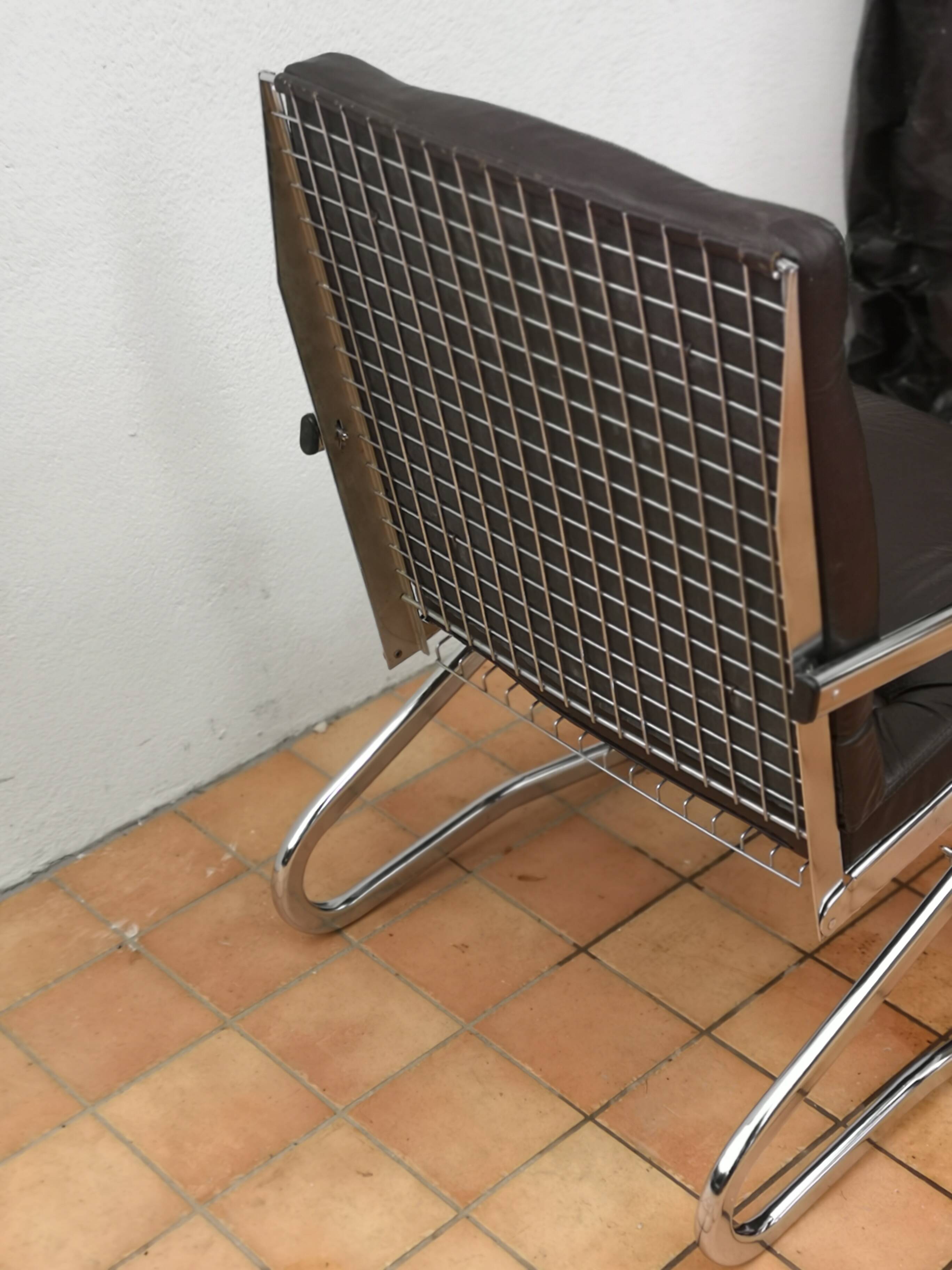 Leather armchair and chrome Italian design year 70