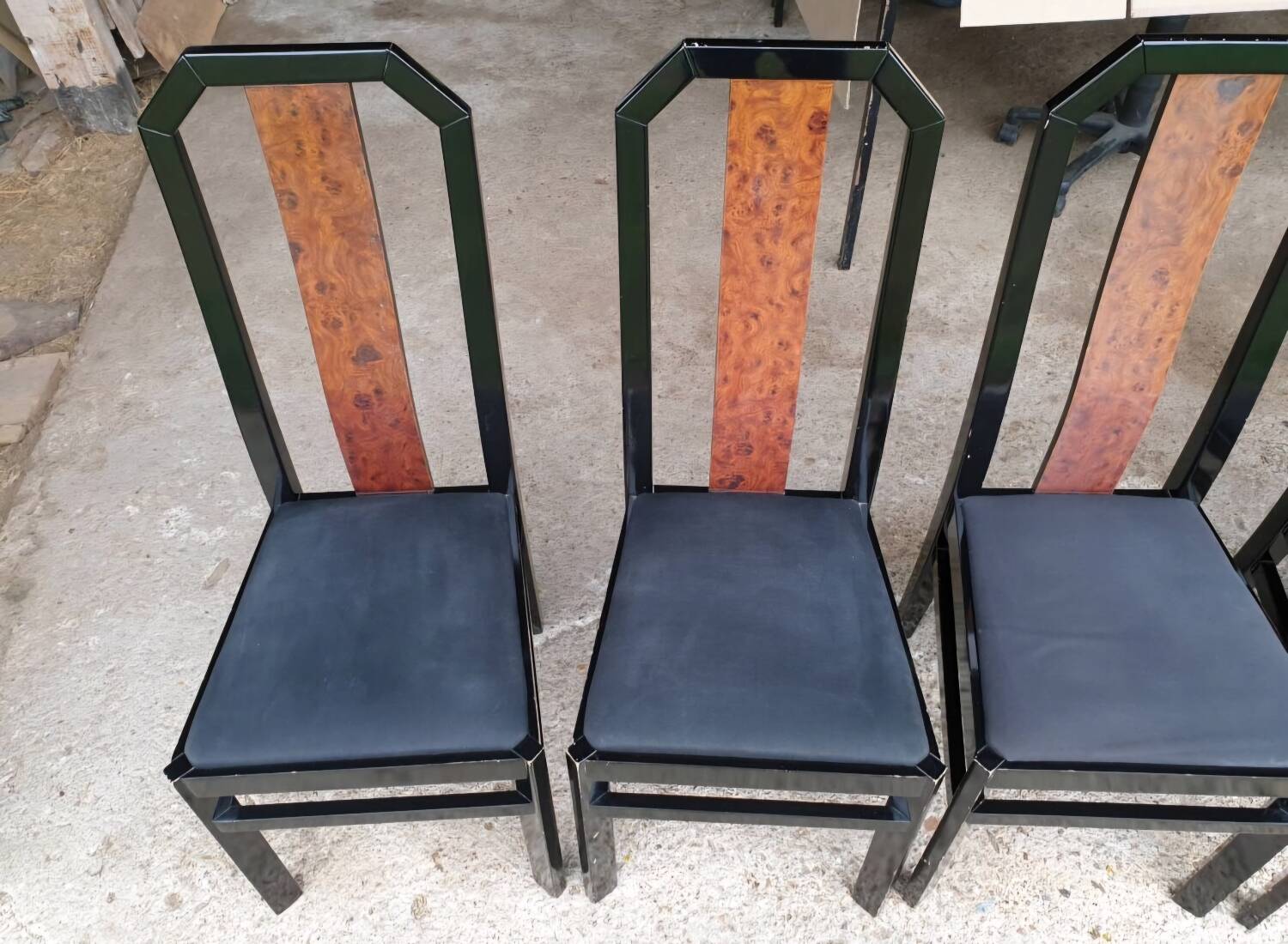 6 chaises vintage en bois noir