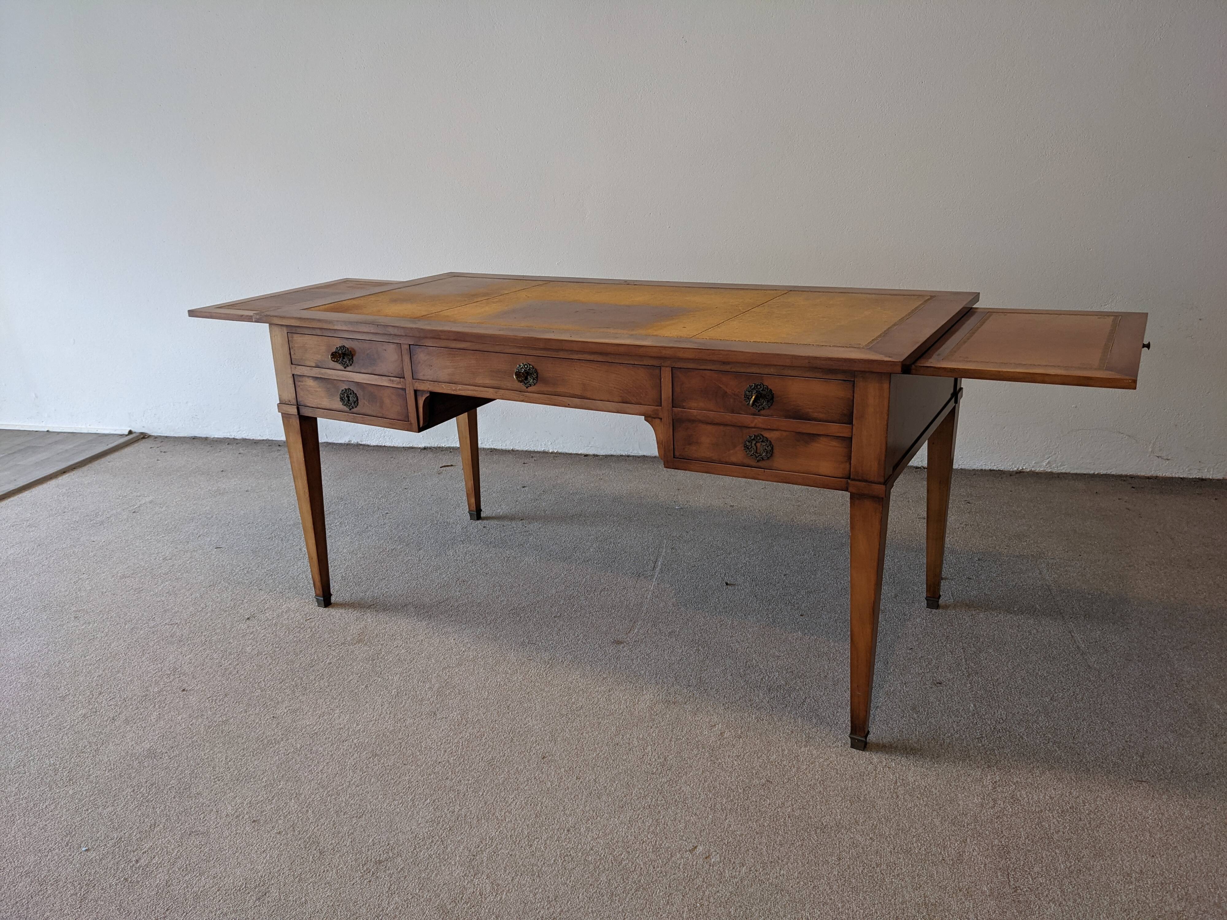 Double-sided Executive Board