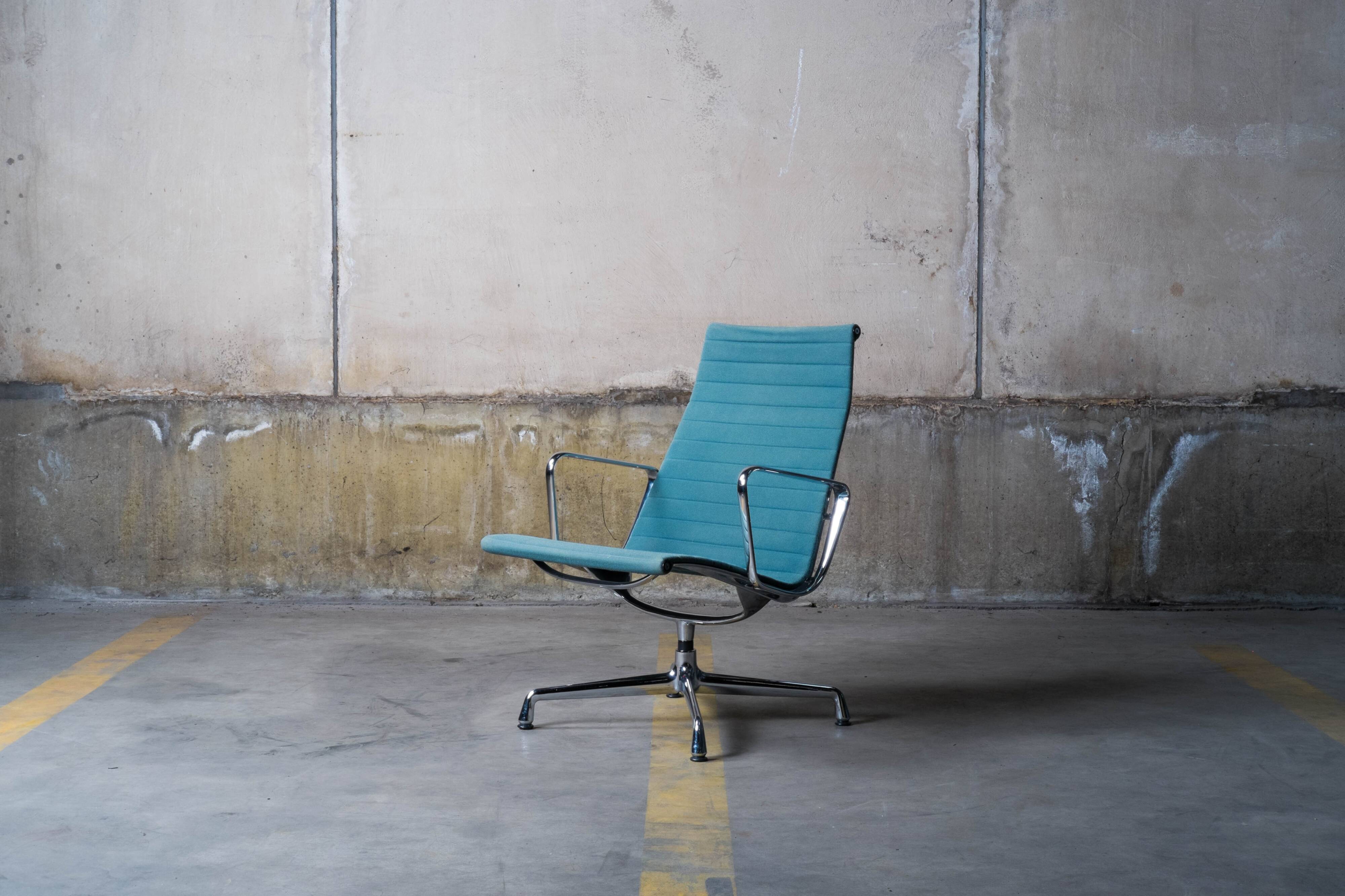 Charles & Ray Eames - Vitra EA116 easy chair