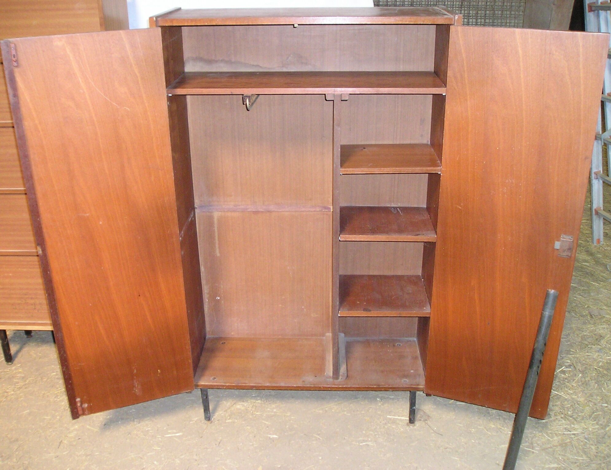 Armoire vintage en teck années 60/70 Selency