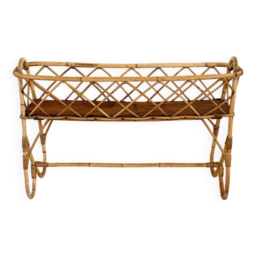 Rattan standing planter