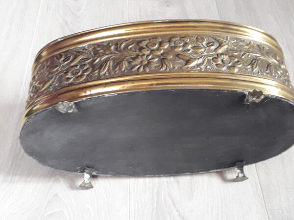 Jardinière ovale en cuivre  jaune