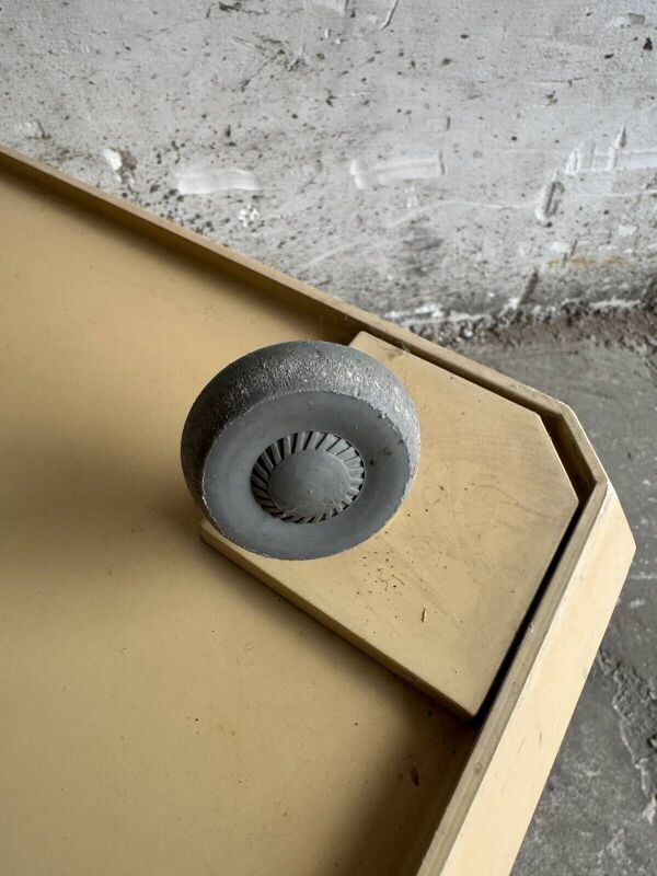 Chariot de service mobile à trois niveaux en ABS blanc, conçu par Alberto Rosselli pour Kartell (Italie, 1960).