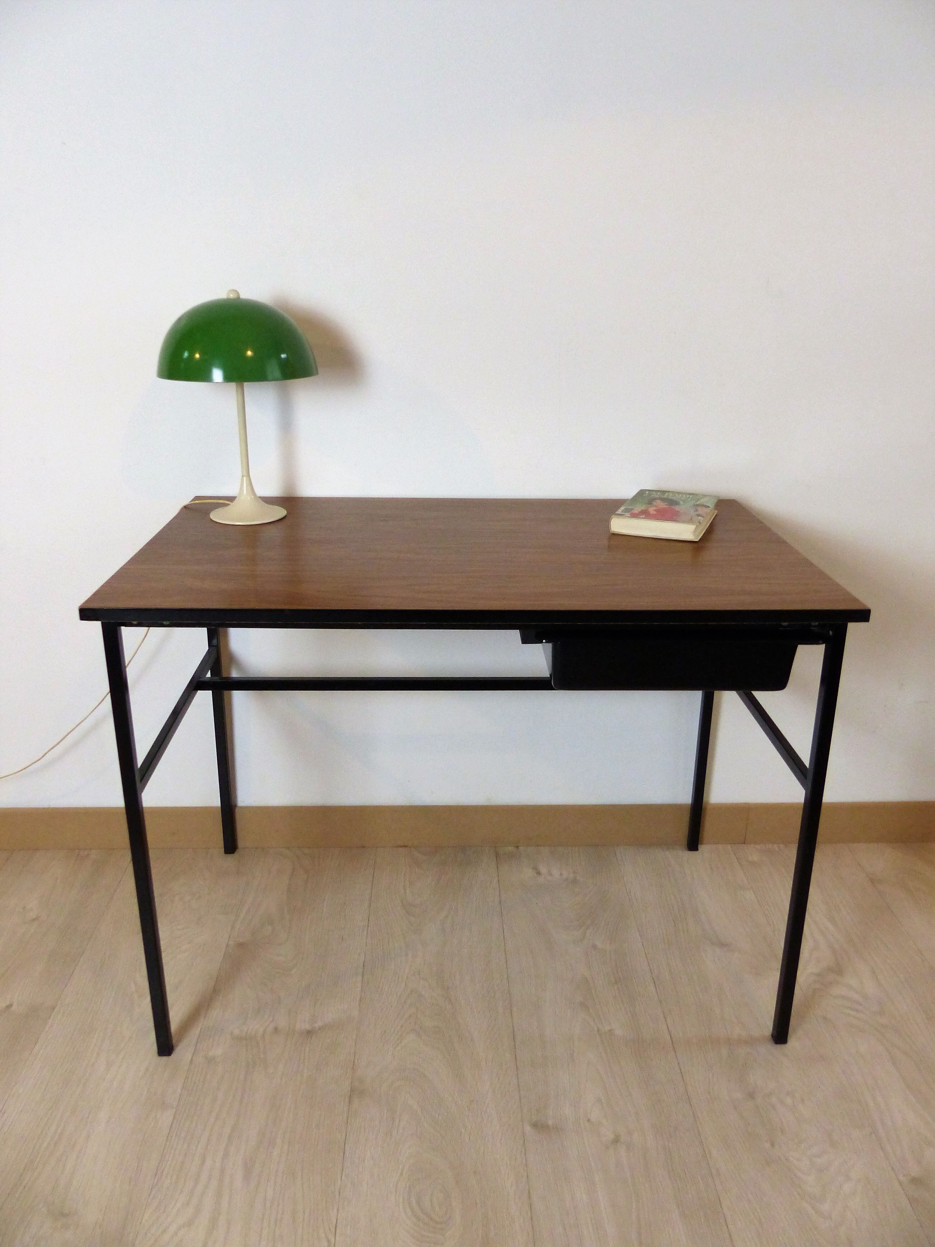 Pierre Guariche's "Junior" office for Meurop