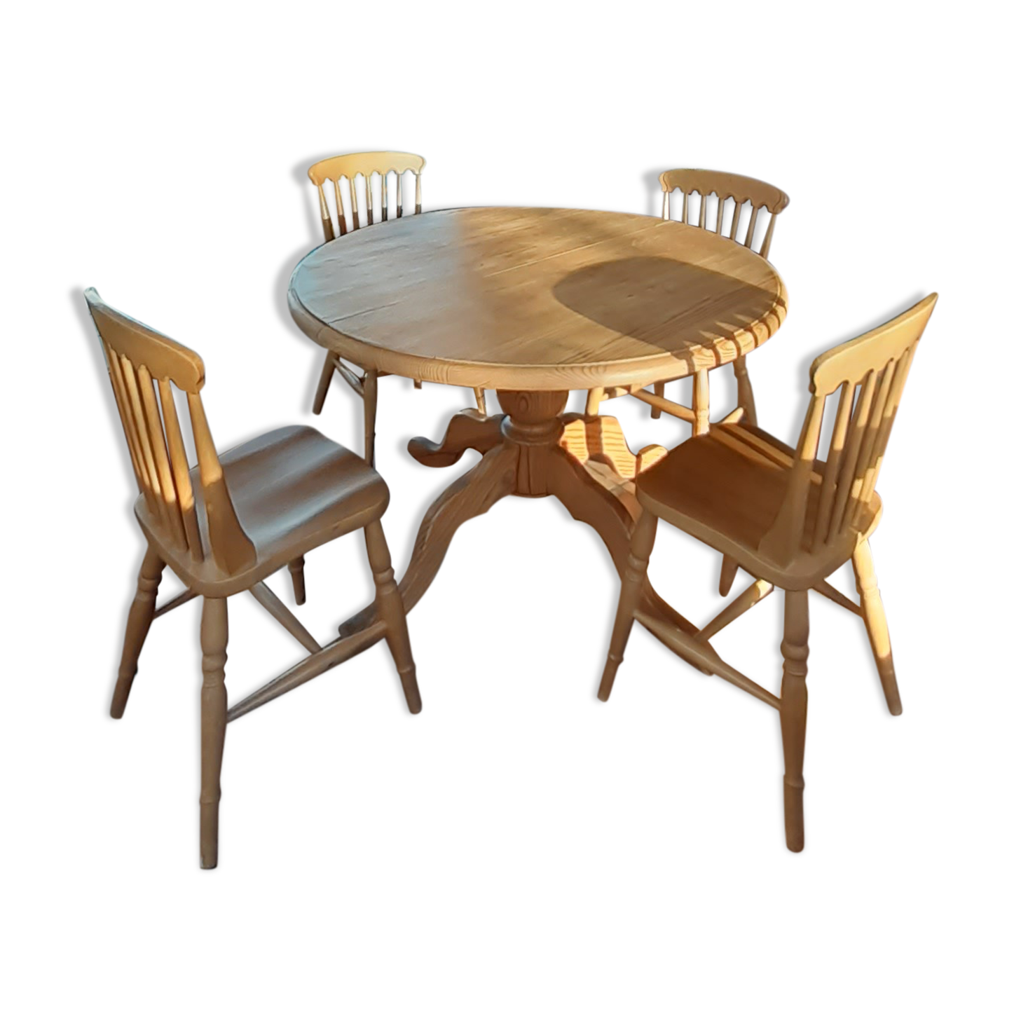 Interior's table and 4 chairs