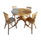 Interior's table and 4 chairs