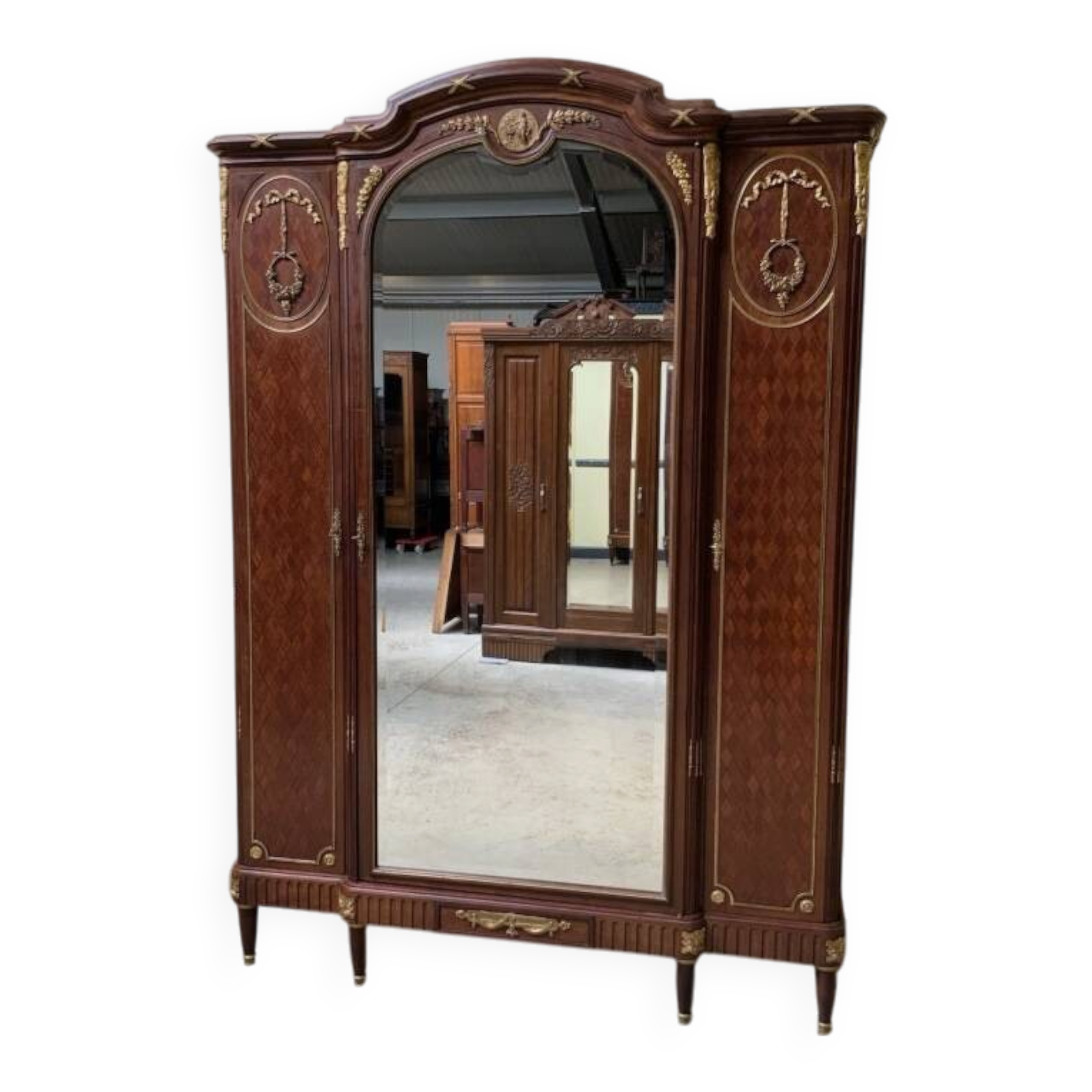 Antique Art Nouveau wardrobe, linen. - fire-gilded bronze