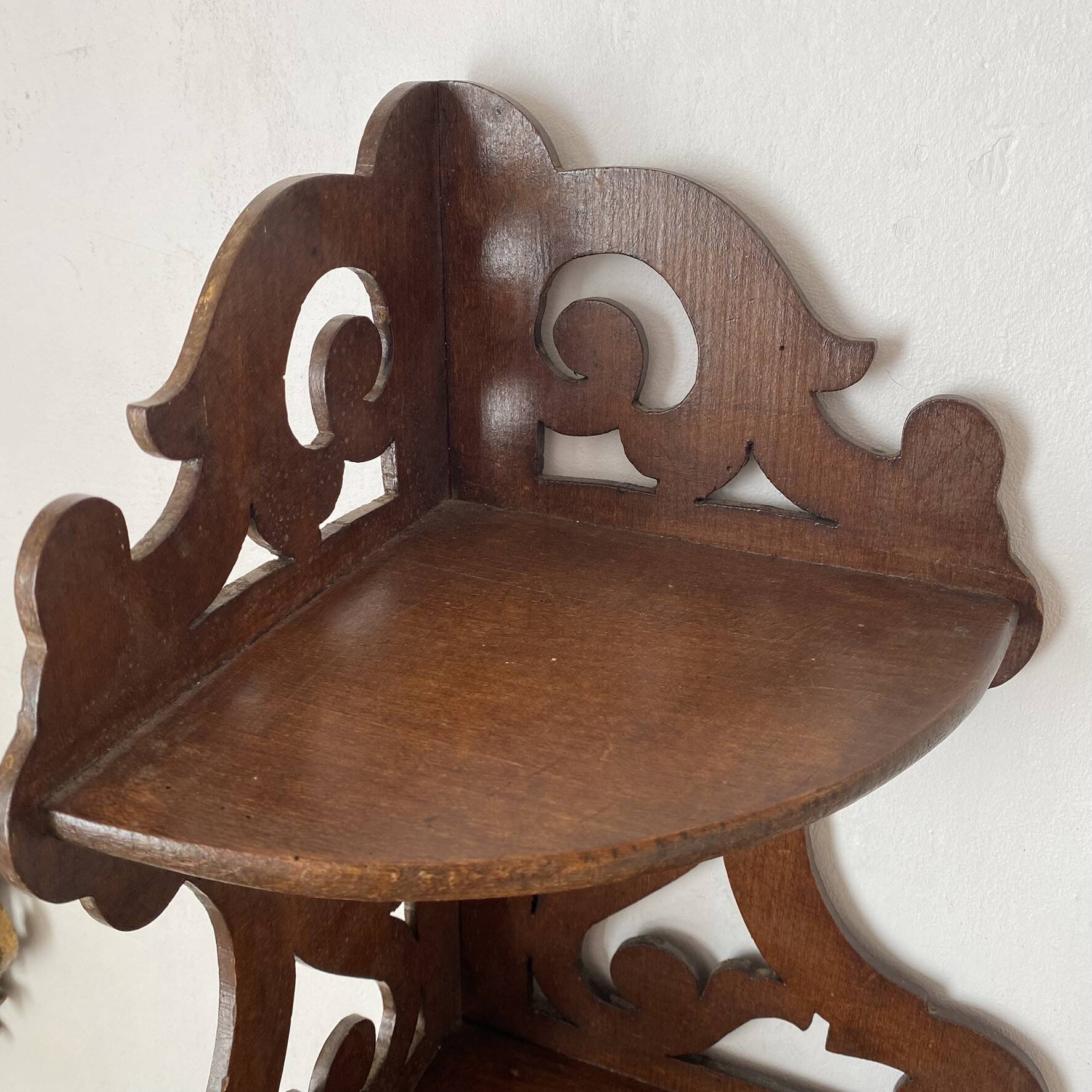 antique corner shelf in openwork wood with 3 shelves