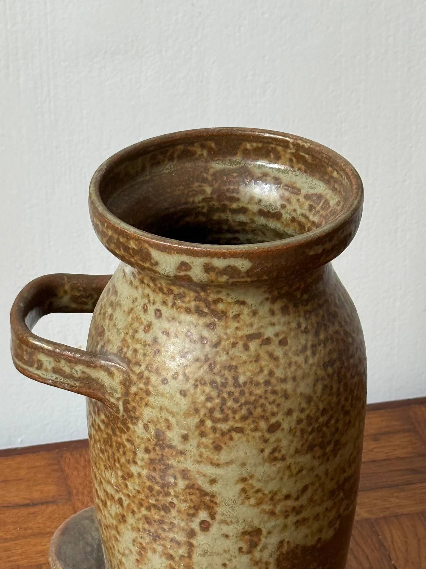 Speckled stoneware vase with double handles