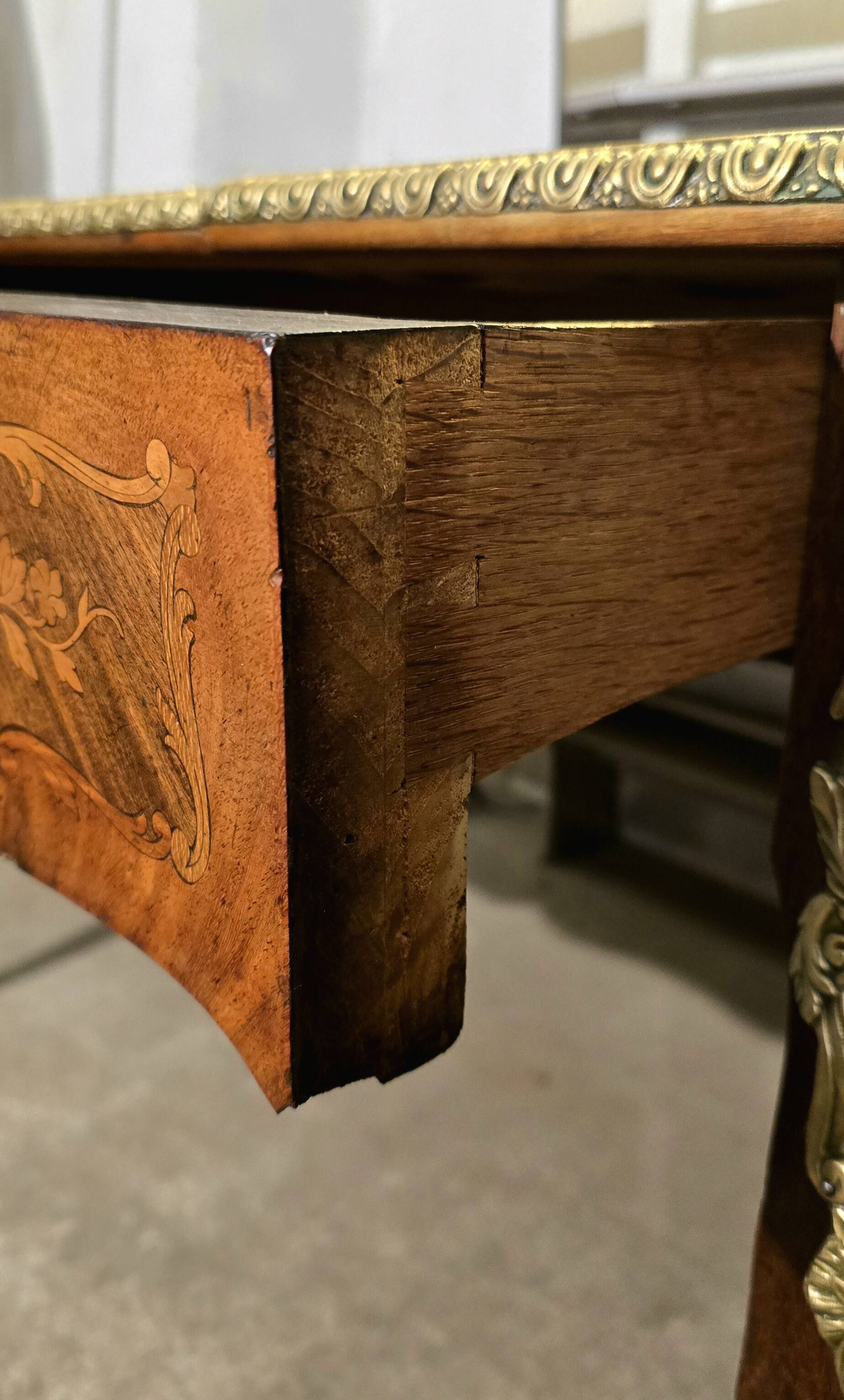 Louis XV style flat desk in marquetry - 20th century work
