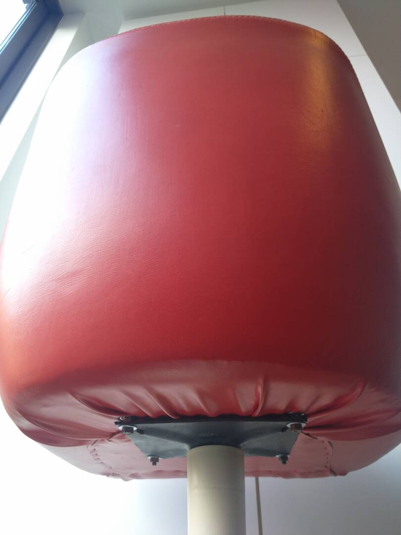 Chaise baquet vintage orange (plastique + cuir)